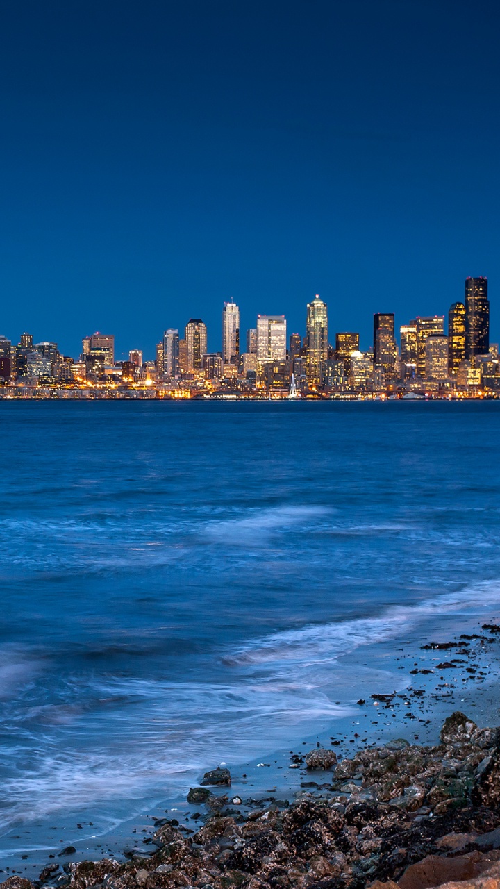 Обои водоем, море, линия горизонта, берег, вода в разрешении 720x1280