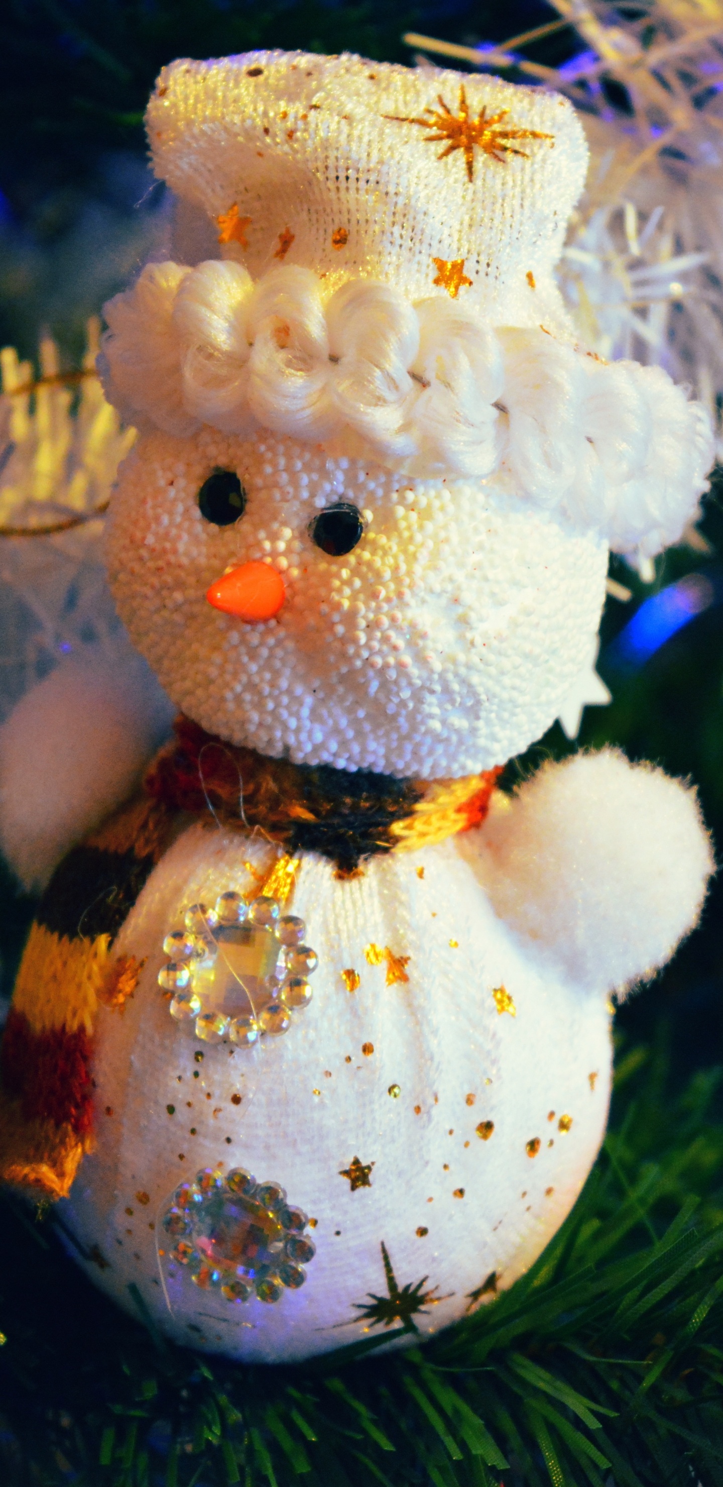 Обои рождественский орнамент, Рождественские украшения, Рождественский день, елка, Снеговик в разрешении 1440x2960