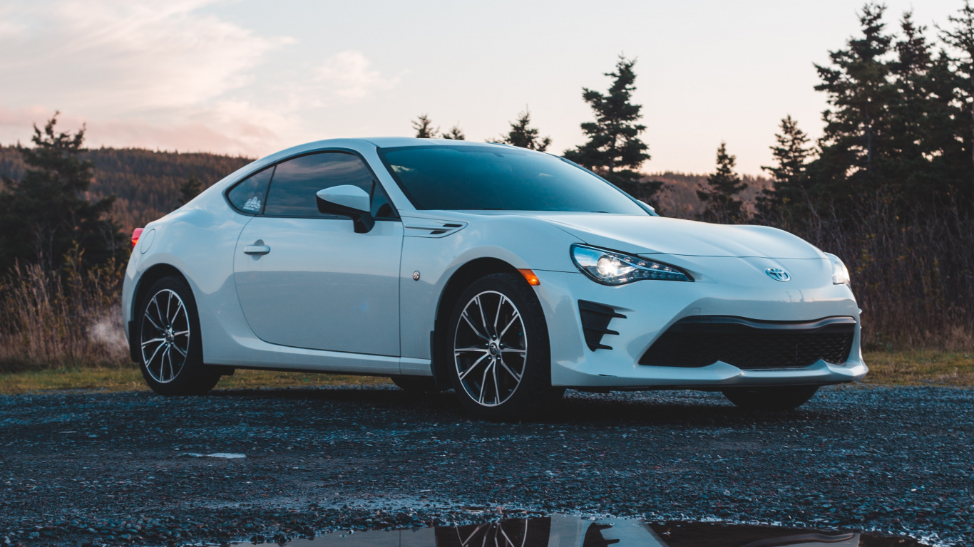 Обои катание, обод, кузов купе, седан, полный размер автомобиля в разрешении 1366x768