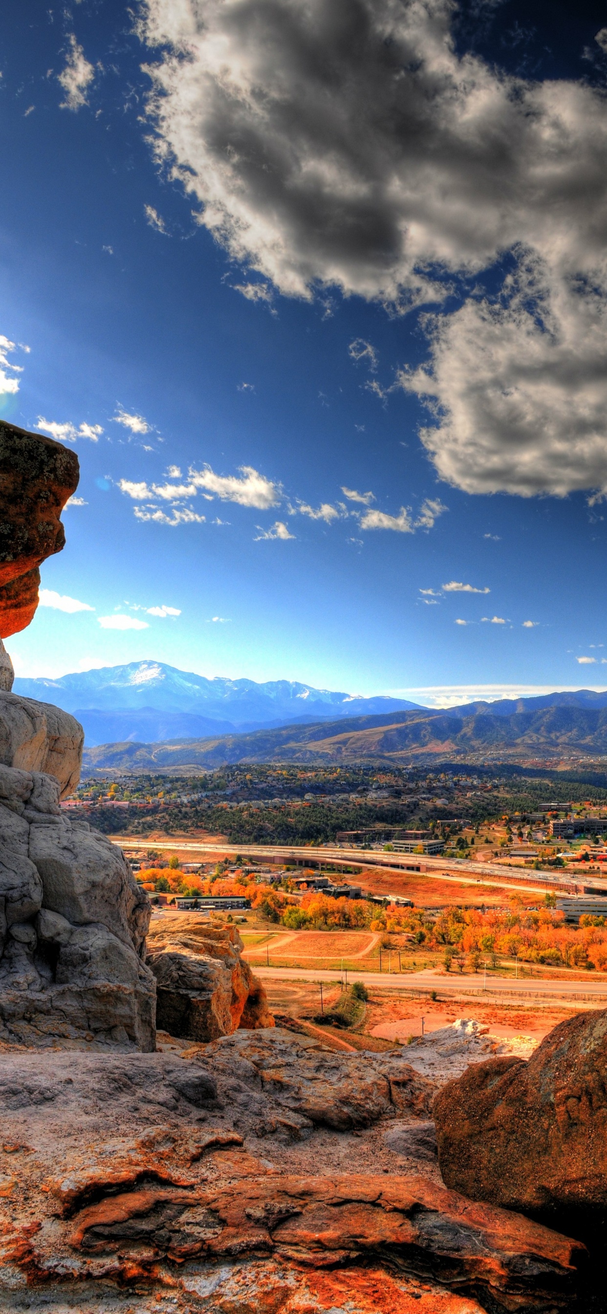 Обои облако, атмосфера, экорегион, растение, гора в разрешении 1242x2688