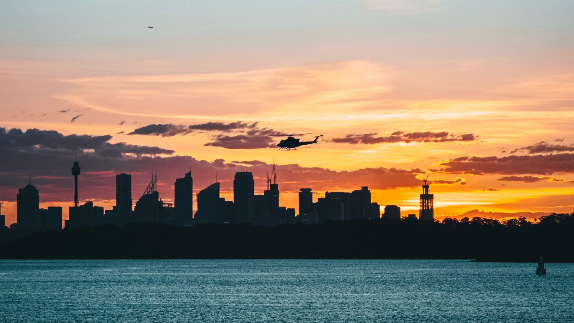 Обои горизонт, послесвечение, вода, закат, сумрак в разрешении 1920x1080