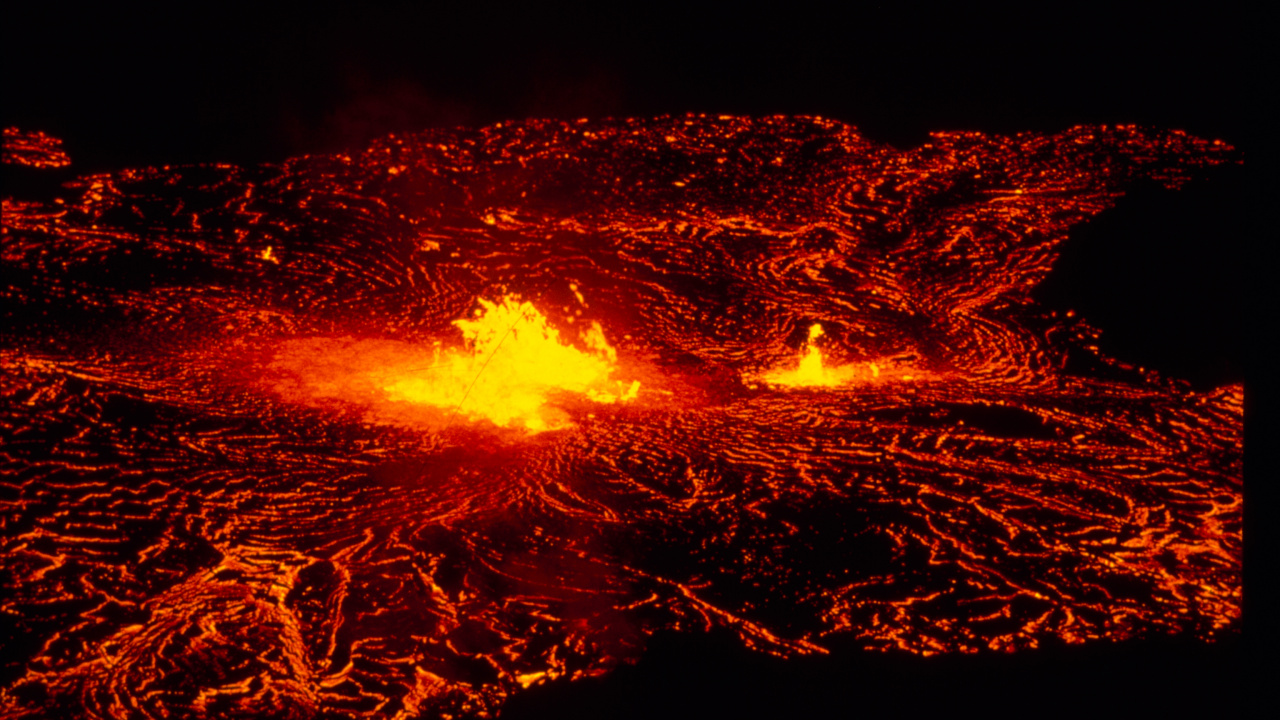 Обои вулкан, тепло, лава, вулканического рельефа, типы вулканических извержений в разрешении 1280x720