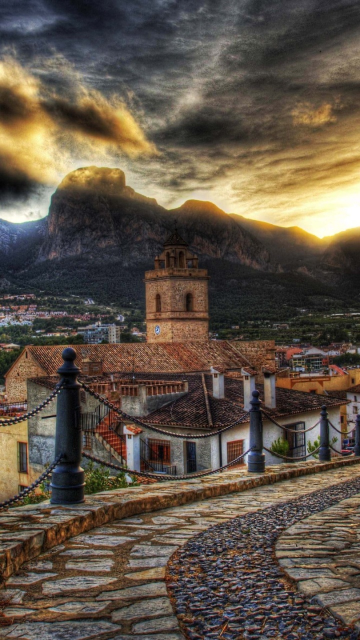 Обои облако, городок, вечер, закат, природа в разрешении 720x1280