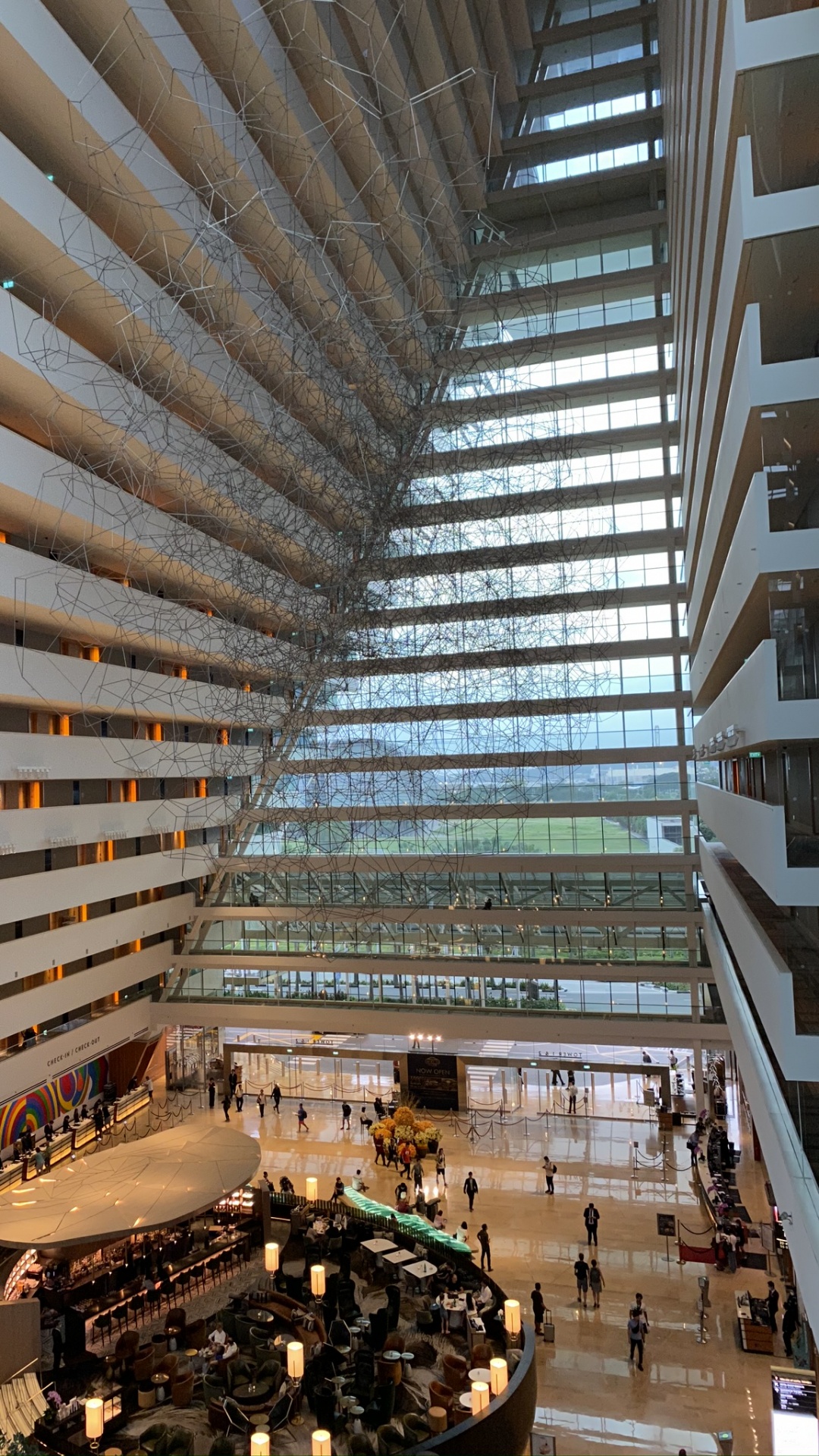 Обои башня, древесина, освещение, архитектура, дизайн интерьера в разрешении 1080x1920