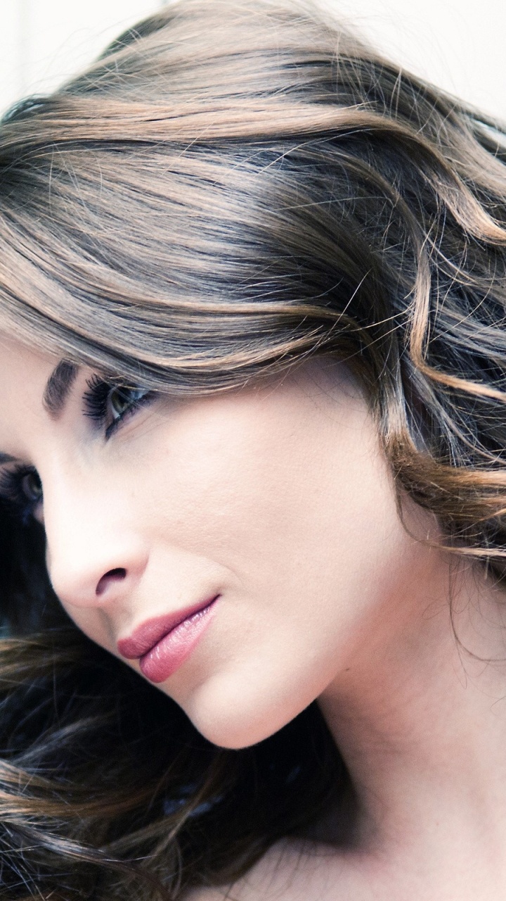 Обои каштановые волосы, длинные волосы, волосы, прическа, красота в разрешении 720x1280