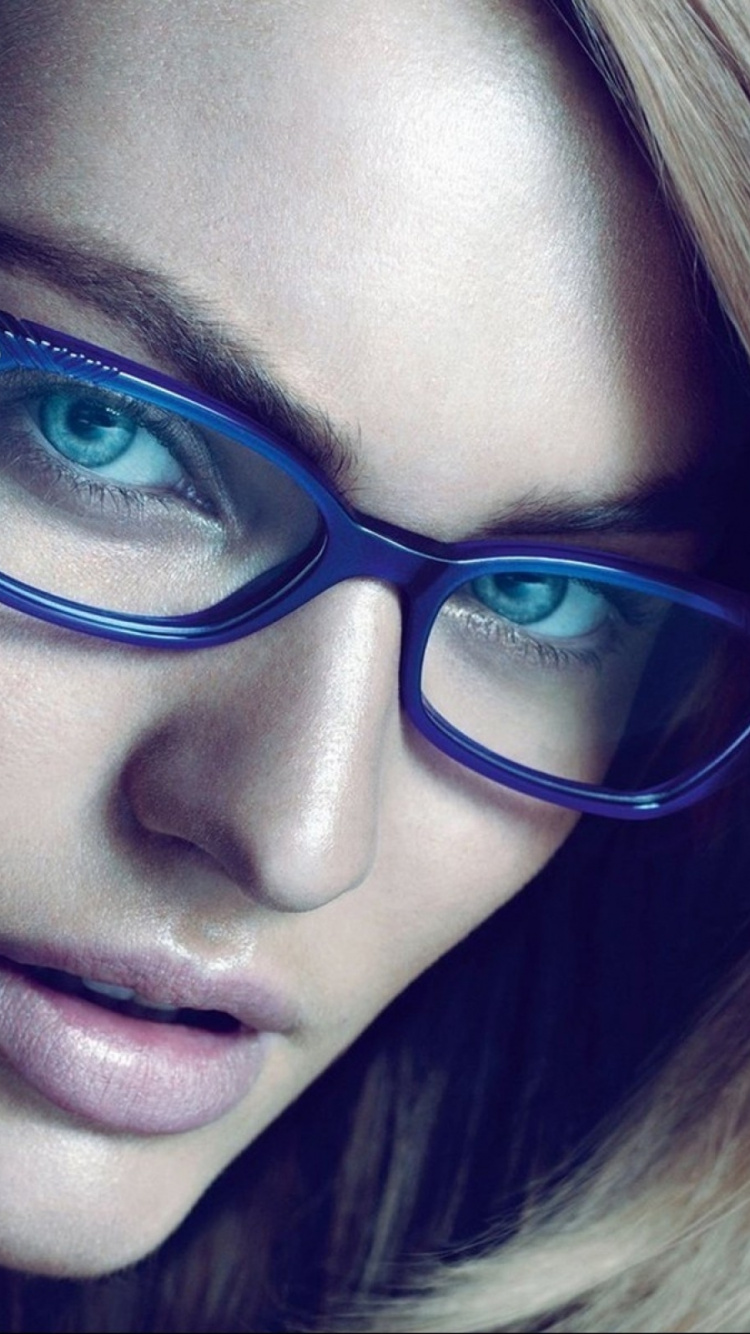 Обои Кэндис свейнпол, модель, бровь, красота, нос в разрешении 750x1334