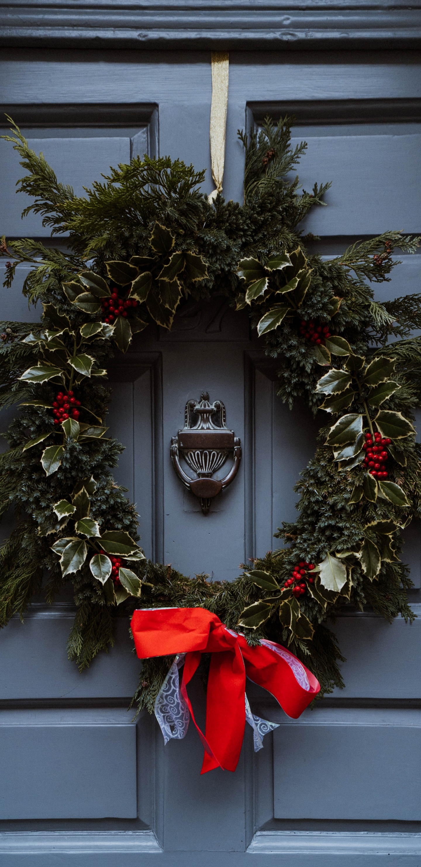 Обои событие, венок, праздник, дерево, дизайн интерьера в разрешении 1440x2960