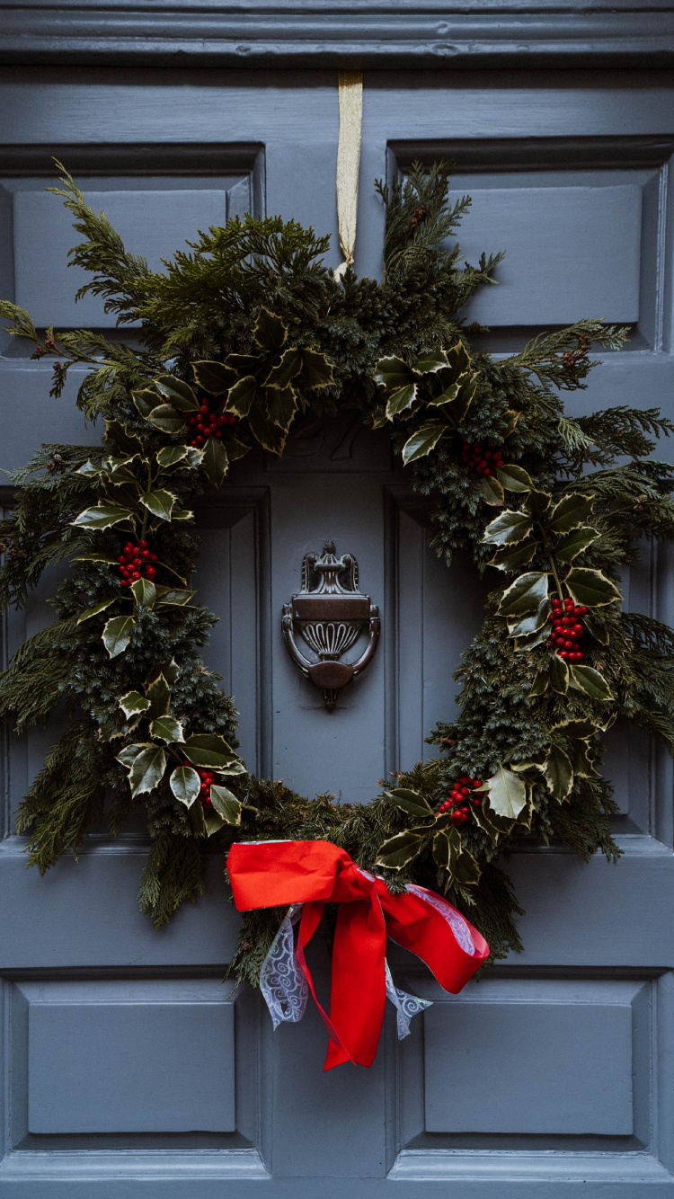 Обои событие, венок, праздник, дерево, дизайн интерьера в разрешении 750x1334