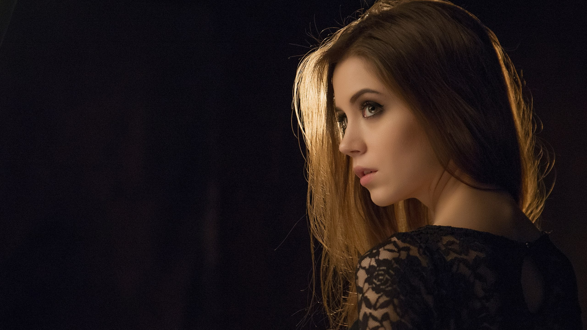 Обои портрет, волосы, лицо, черный, красота в разрешении 1920x1080