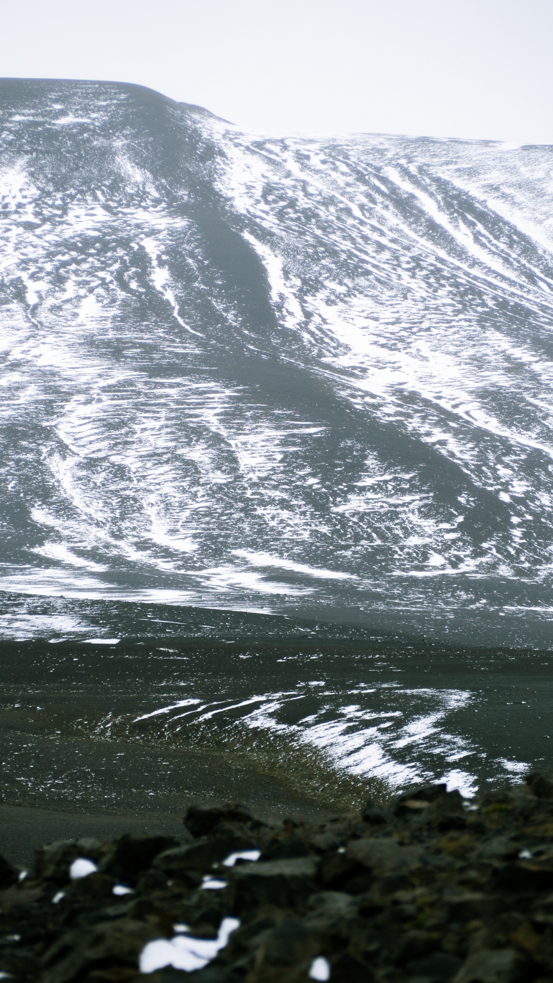 Обои ледник, гора, нагорье, вода, волна в разрешении 1080x1920