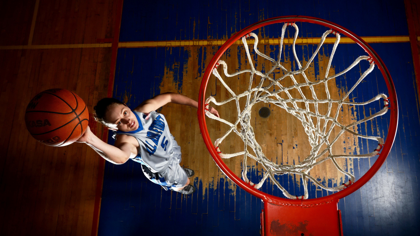 Обои Баскетбол, игра с мячом, освещение, отдых на природе, сноуборд в разрешении 1366x768