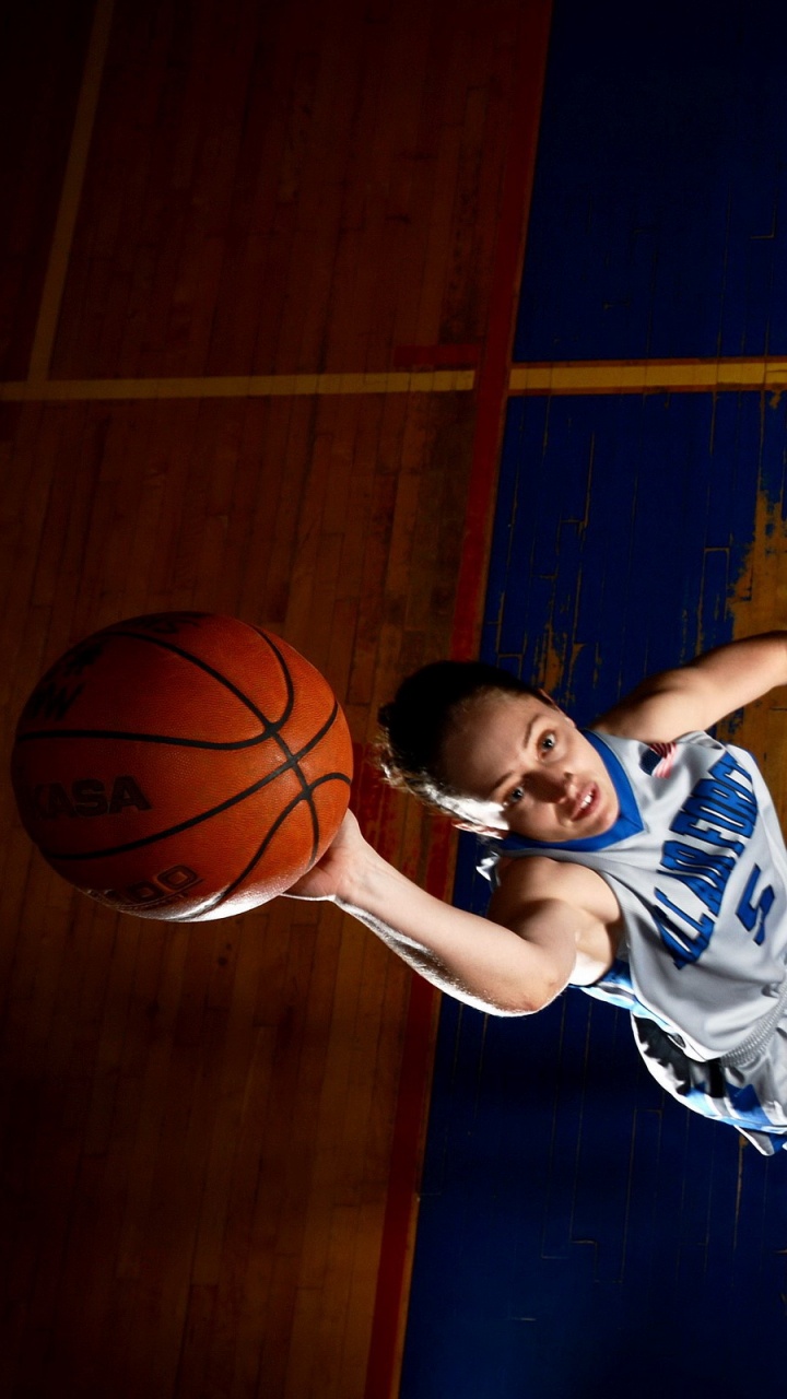 Обои Баскетбол, игра с мячом, освещение, отдых на природе, сноуборд в разрешении 720x1280