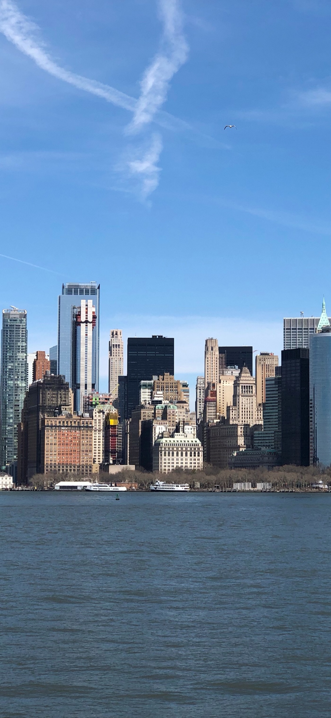 Обои Нью-Йорк, НьюЙорк, небоскреб, Паром Статен-Айленд, вода в разрешении 1125x2436