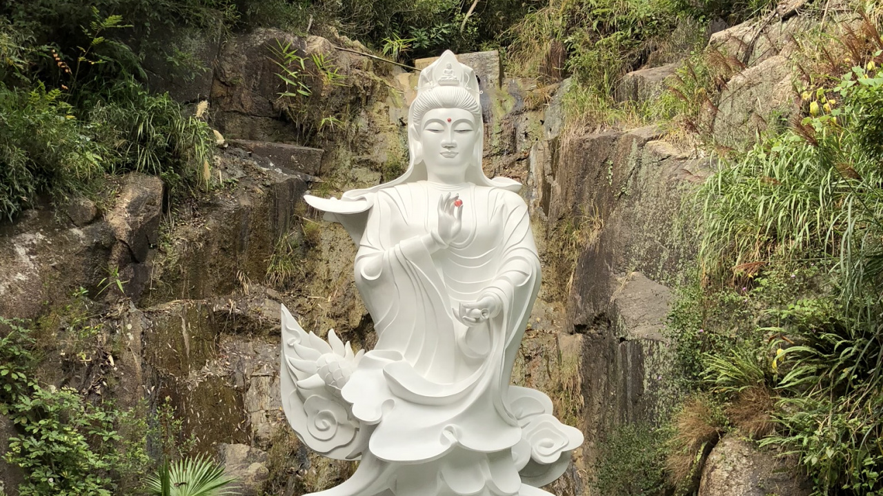 Обои статуя, резьба по камню, классическая скульптура, скульптура, сад в разрешении 1280x720