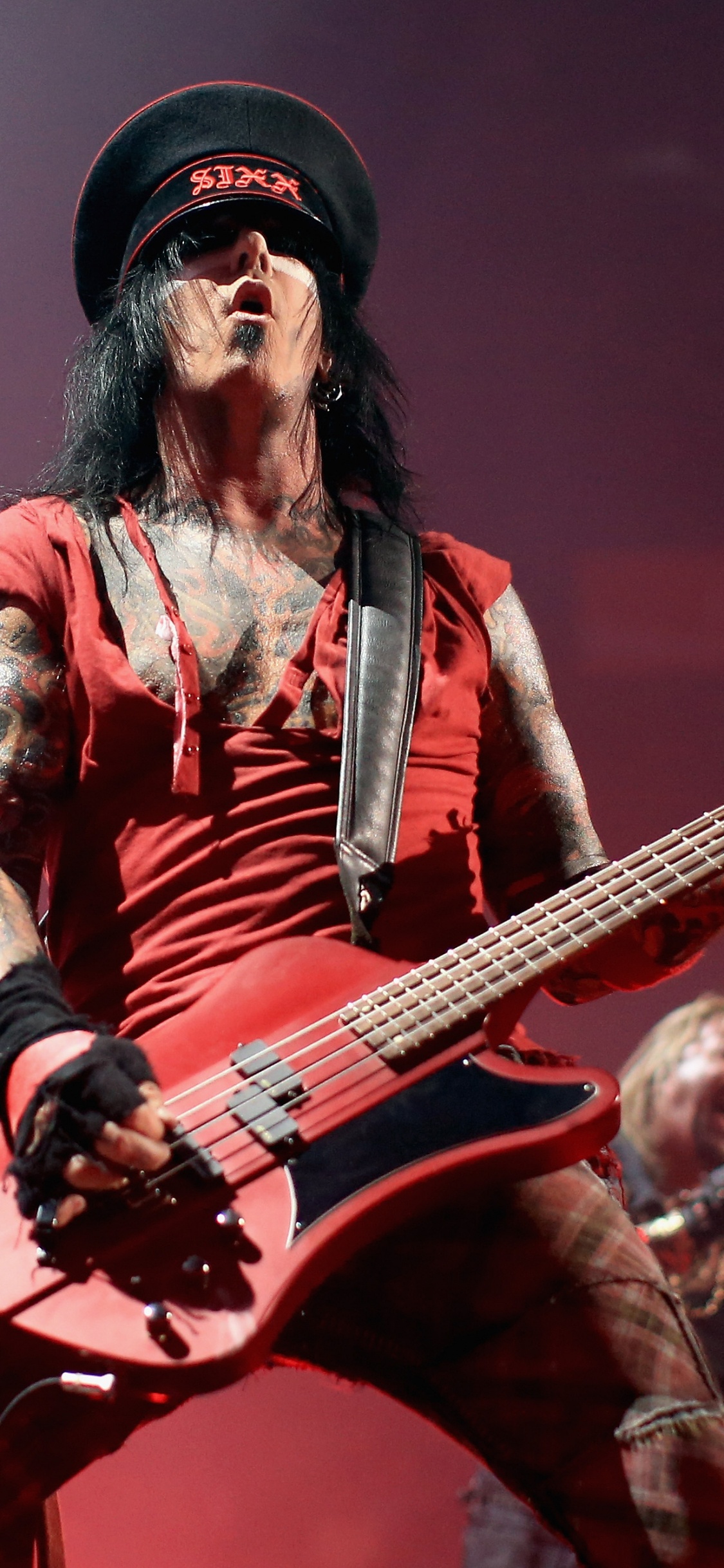 Обои Сикс М, гитарист, музыкант, Представление, гитара в разрешении 1125x2436