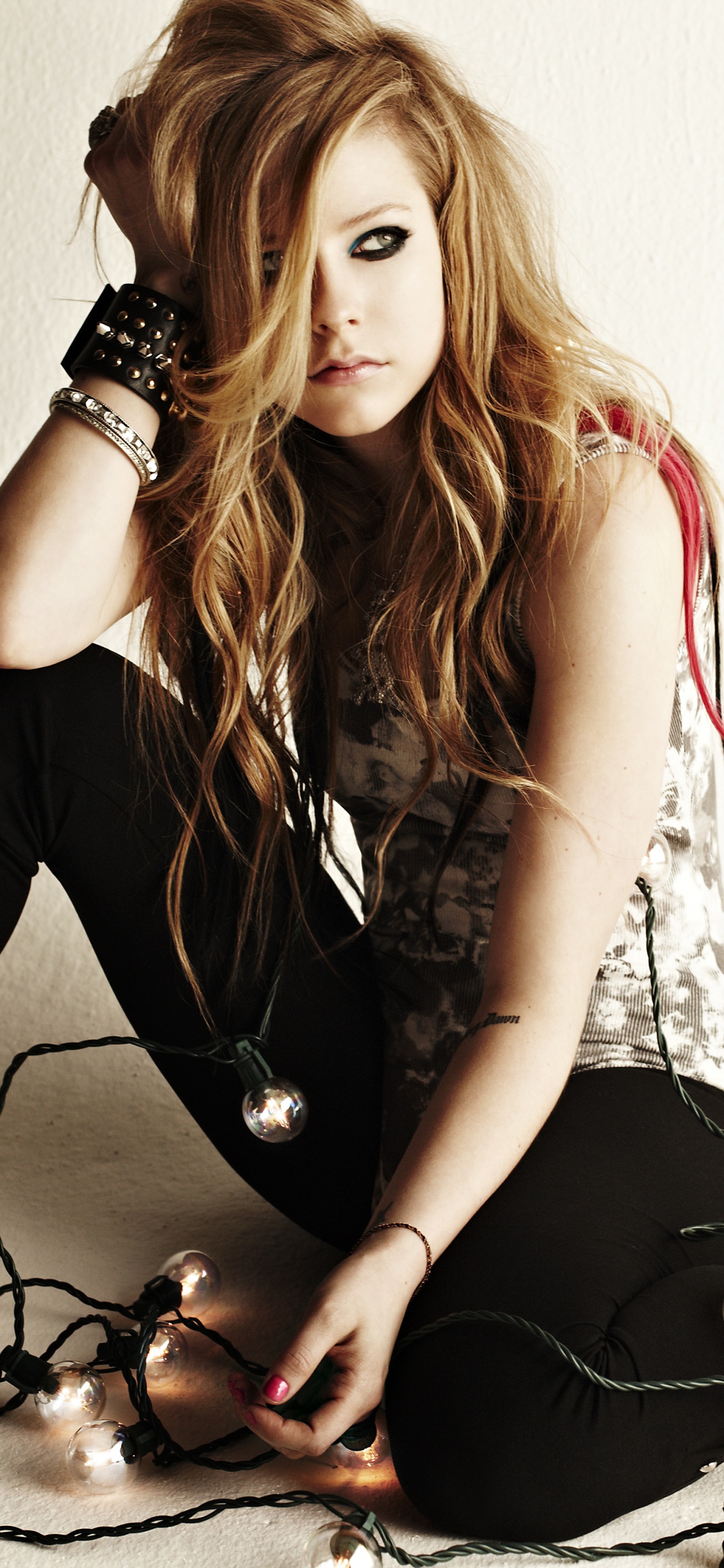 Обои музыка, привет Китти, наушники, красота, певица в разрешении 1242x2688