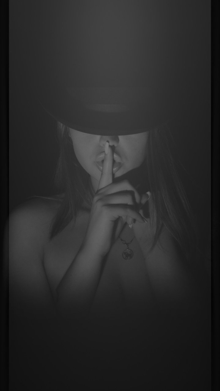 Обои черный и белый, губа, модный аксессуар, темнота, монохромный в разрешении 720x1280