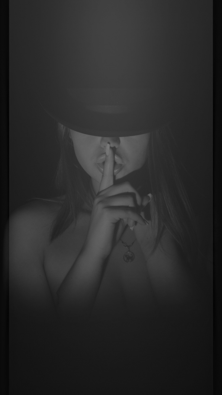 Обои черный и белый, губа, модный аксессуар, темнота, монохромный в разрешении 750x1334