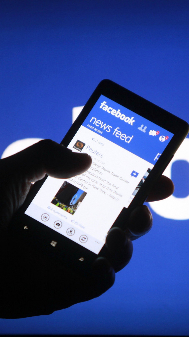 Обои фейсбук, гаджет, электронное устройство, технологии, смартфон в разрешении 750x1334
