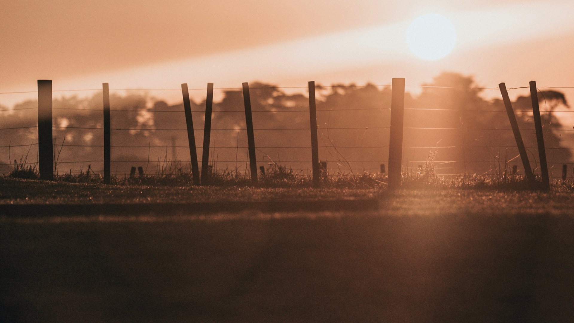 Обои горизонт, здание, закат, атмосфера, вечер в разрешении 1920x1080