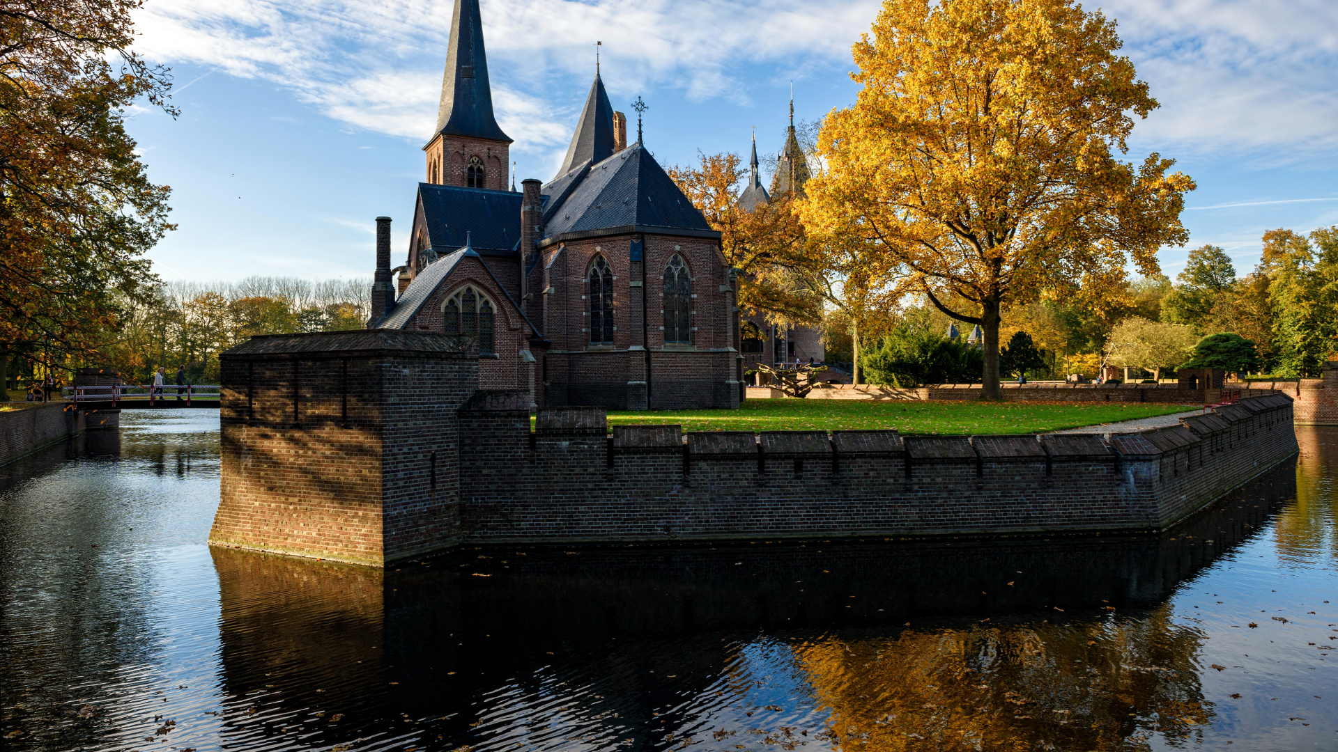 Обои отражение, водный путь, вода, дерево, водный замок в разрешении 1920x1080