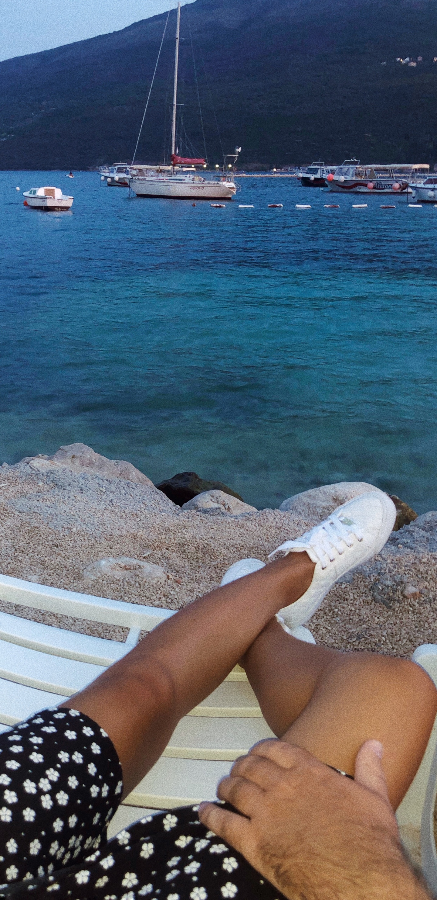 Обои море, яхта, вода, туризм, судно в разрешении 1440x2960