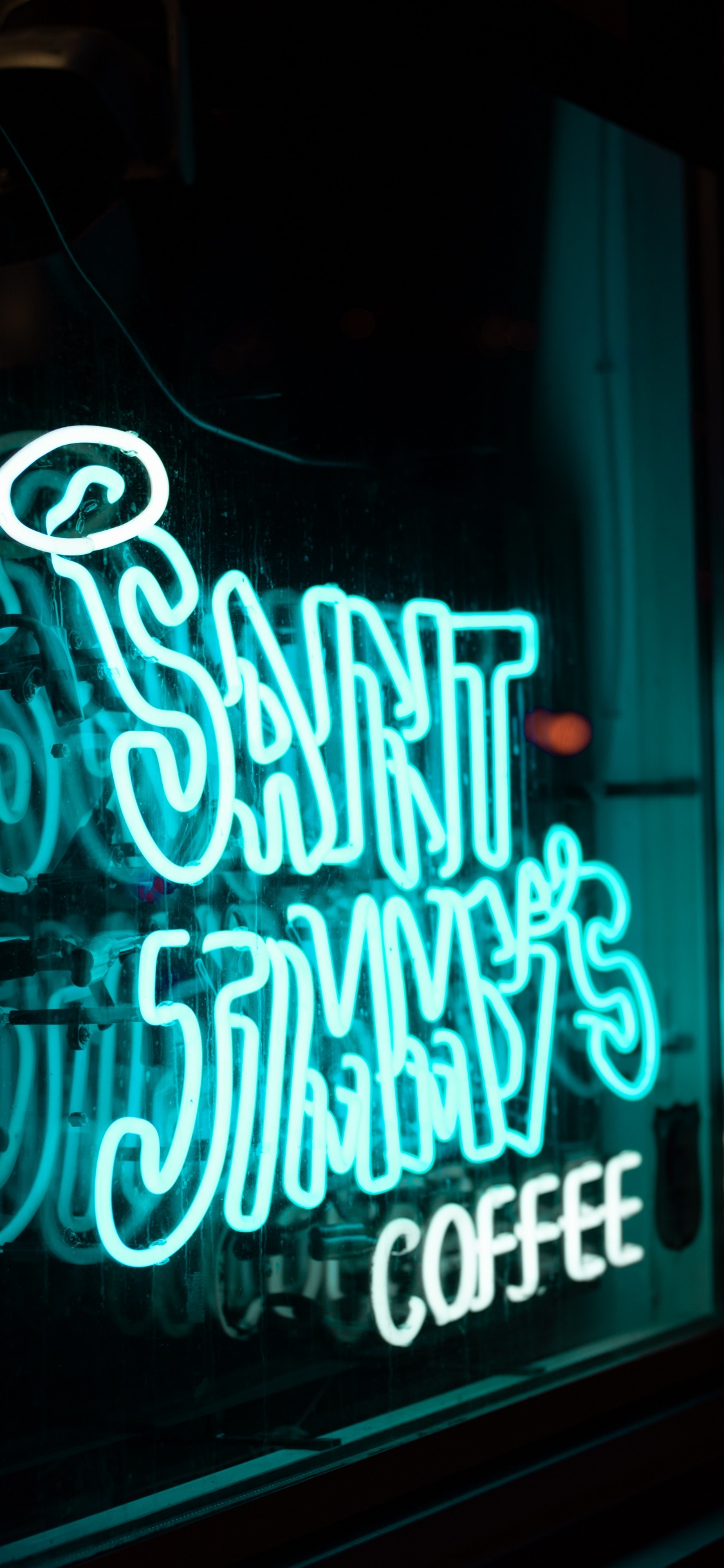 Обои чашка, электронное устройство, неон, неоновая вывеска, текст в разрешении 1125x2436
