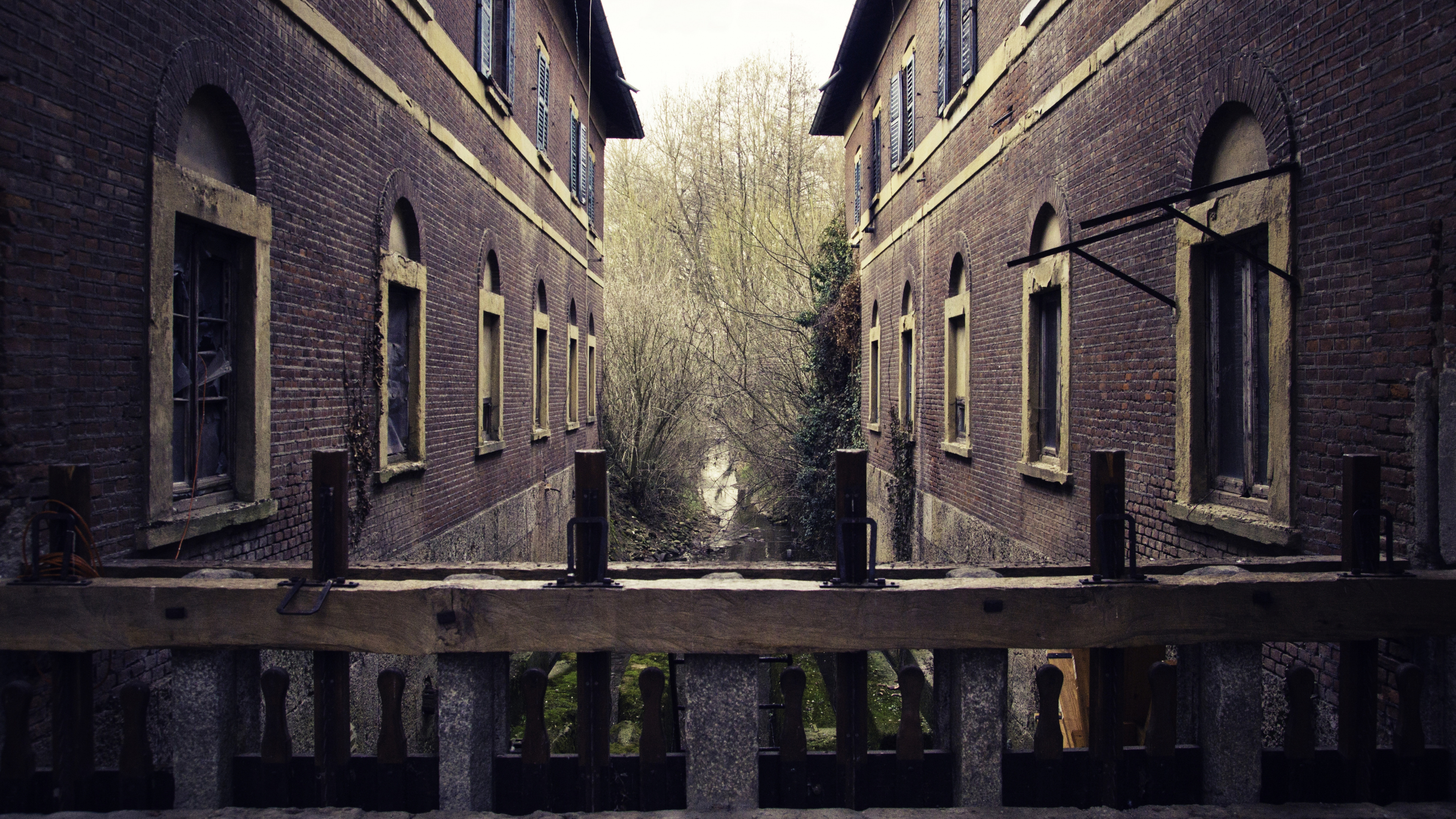 Обои здание, битпорте, аллея, ремикс, окно в разрешении 3840x2160