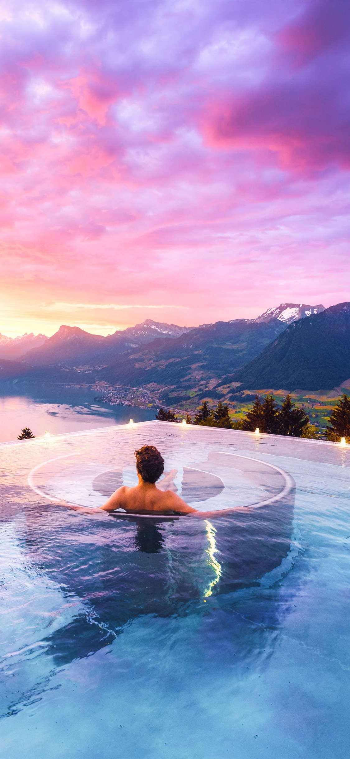 Обои вода, облако, гидроресурсы, гора, водоем в разрешении 1125x2436