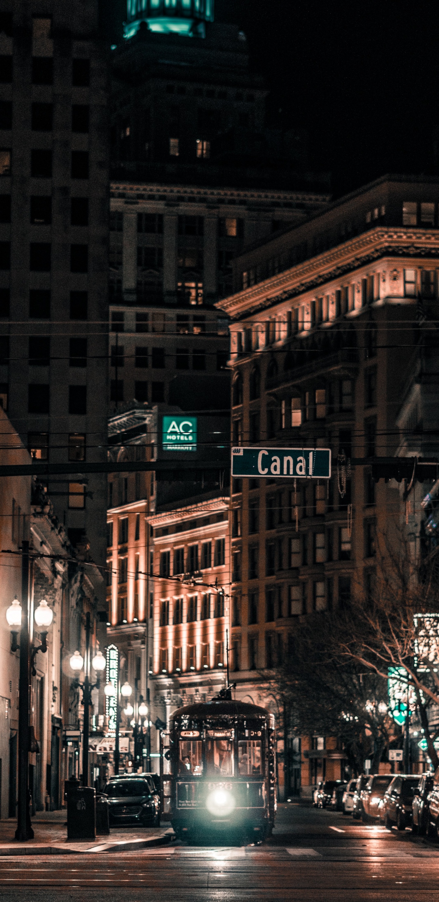 Обои новый Орлеан, здание, окно, свет, уличный фонарь в разрешении 1440x2960