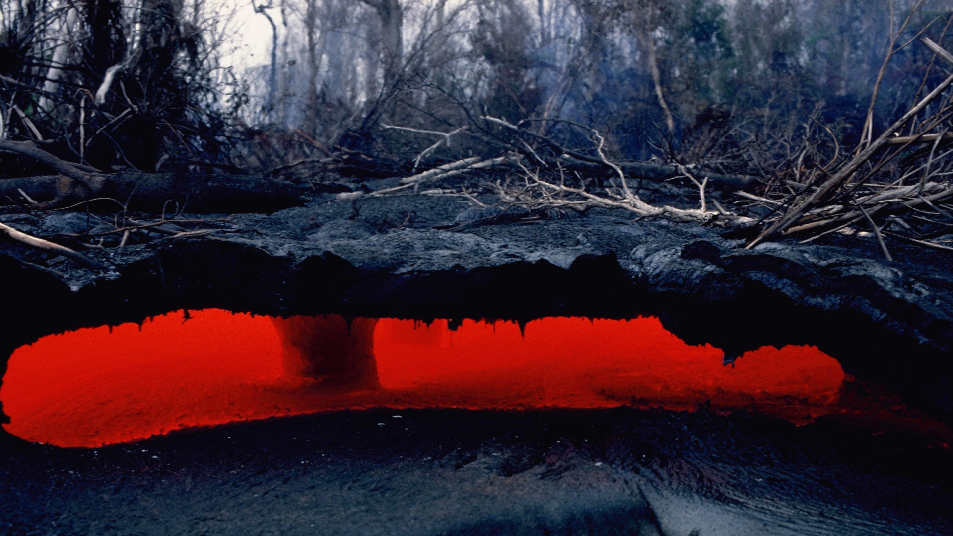 Обои лава, природа, вода, отражение, снег в разрешении 1920x1080