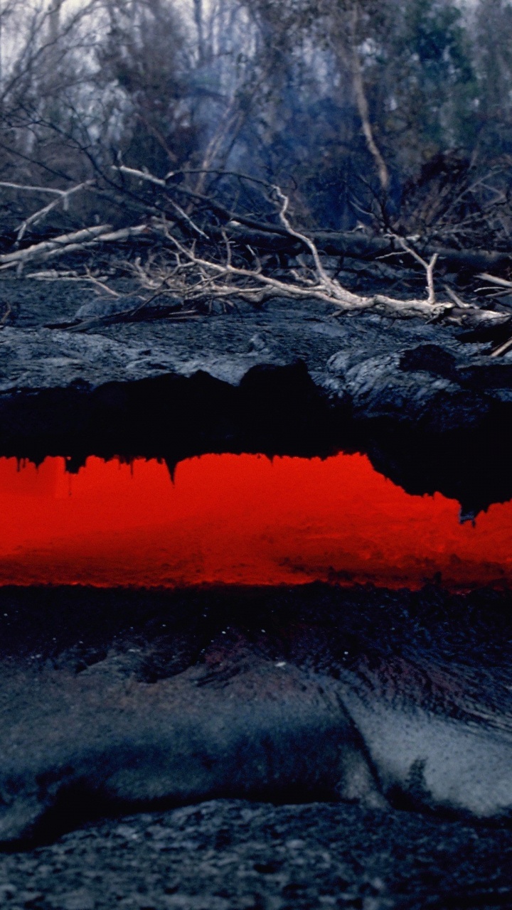 Обои лава, природа, вода, отражение, снег в разрешении 720x1280