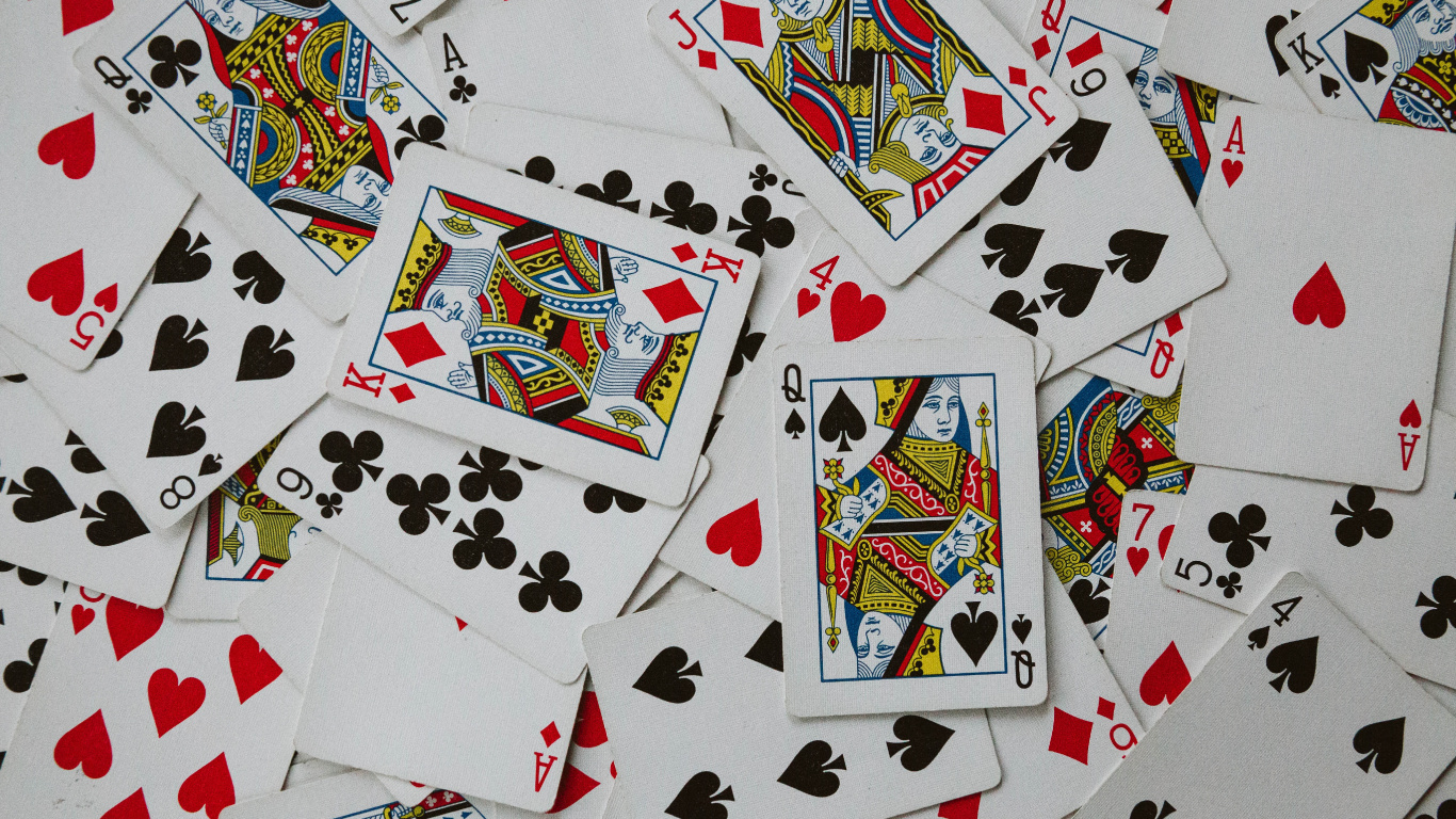 Обои игра в карты, карточная игра, игральная карта, терпение, однопользовательские карточные игры в разрешении 1366x768