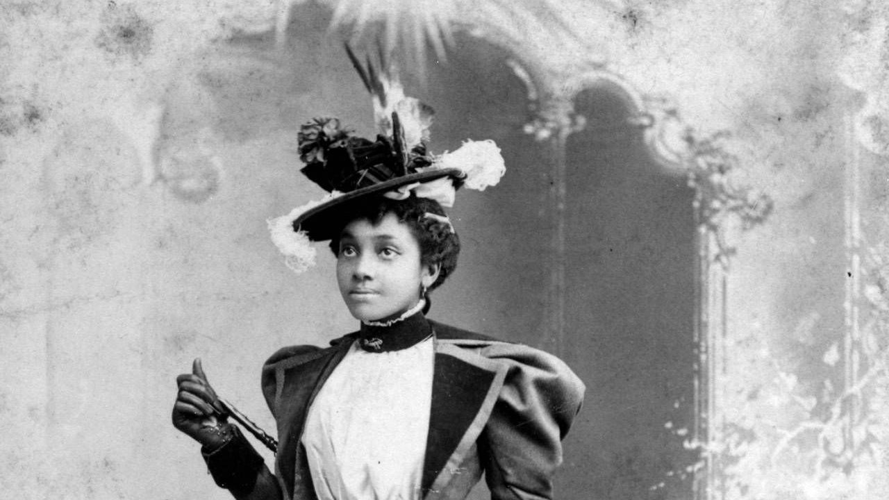 Обои викторианская эпоха, портрет, стояние, фэшн, верхняя одежда в разрешении 1280x720