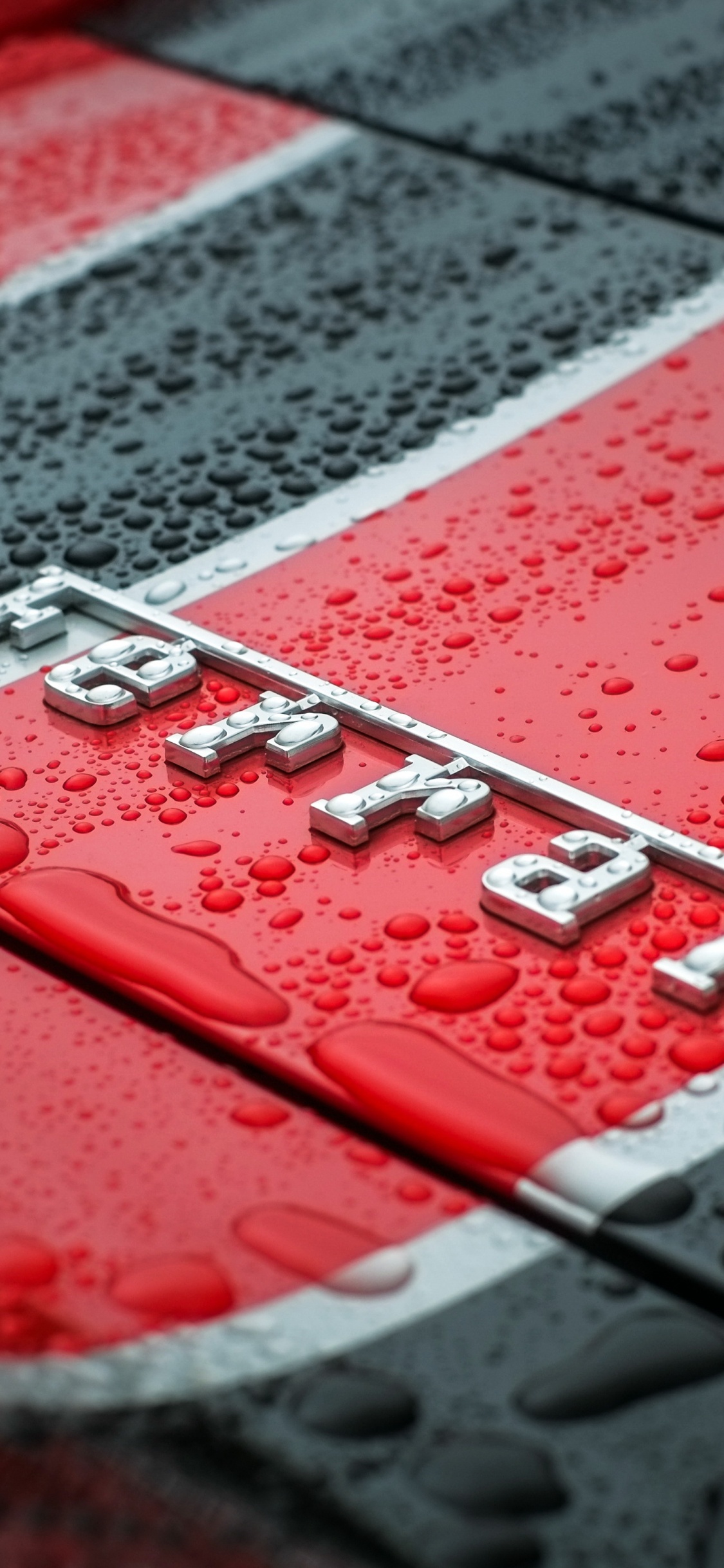 Обои Ferrari, laferrari, авто, красный цвет, шрифт в разрешении 1125x2436