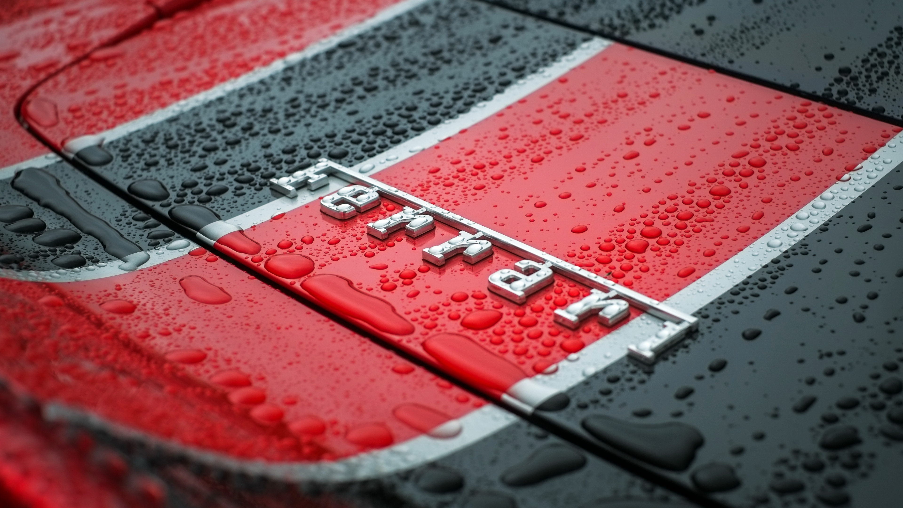 Обои Ferrari, laferrari, авто, красный цвет, шрифт в разрешении 3840x2160