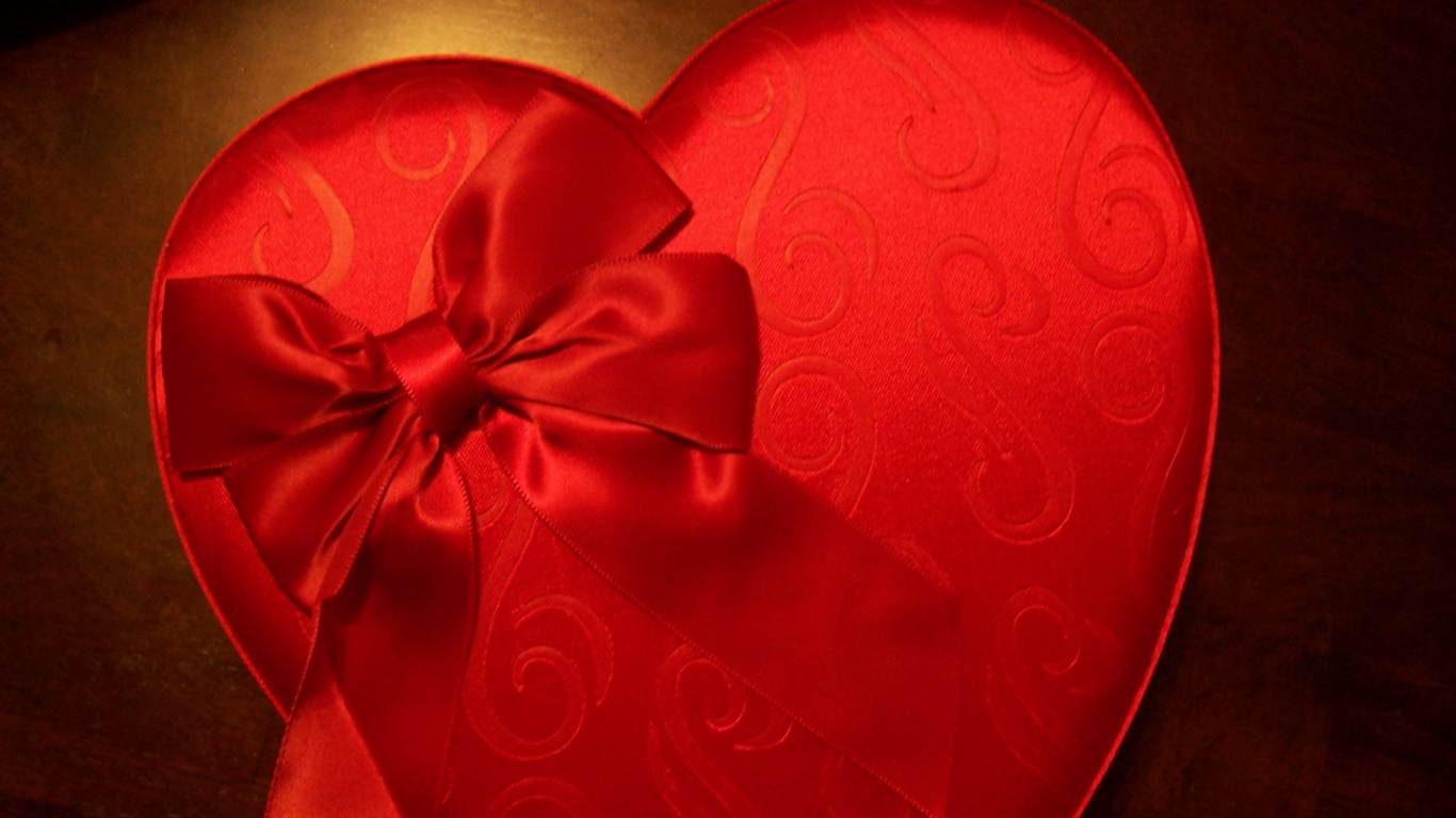 Обои День Святого Валентина, сердце, красный цвет, любовь, макро в разрешении 1366x768
