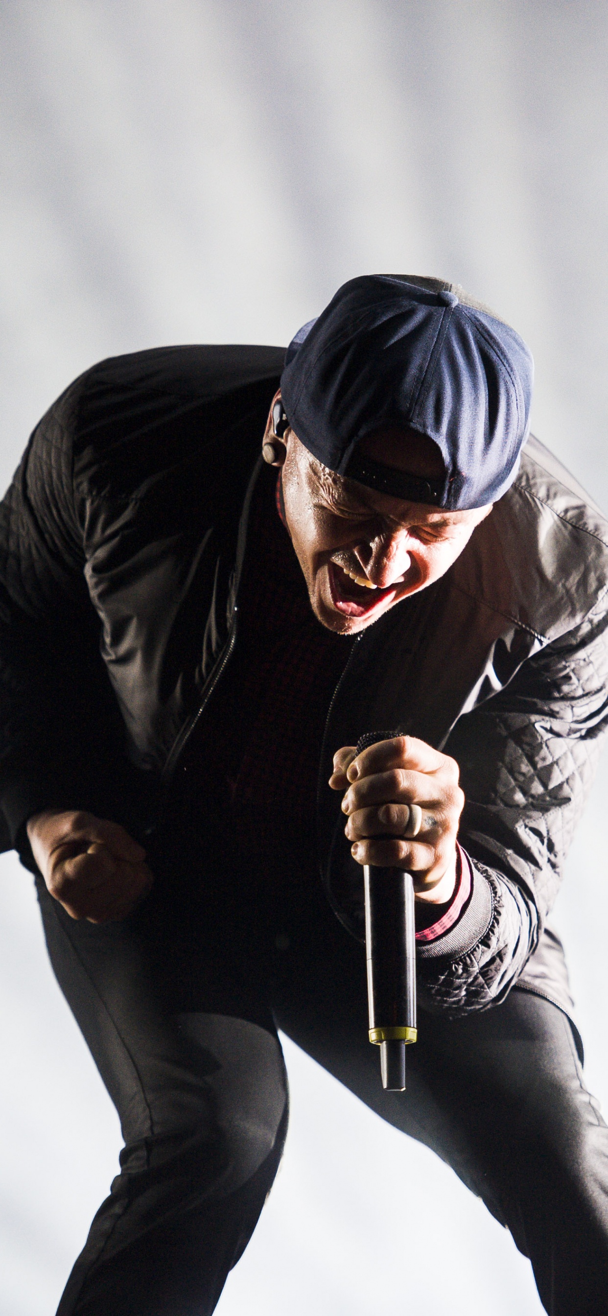 Обои Линкин Парк, музыка, Представление, забава, микрофон в разрешении 1242x2688