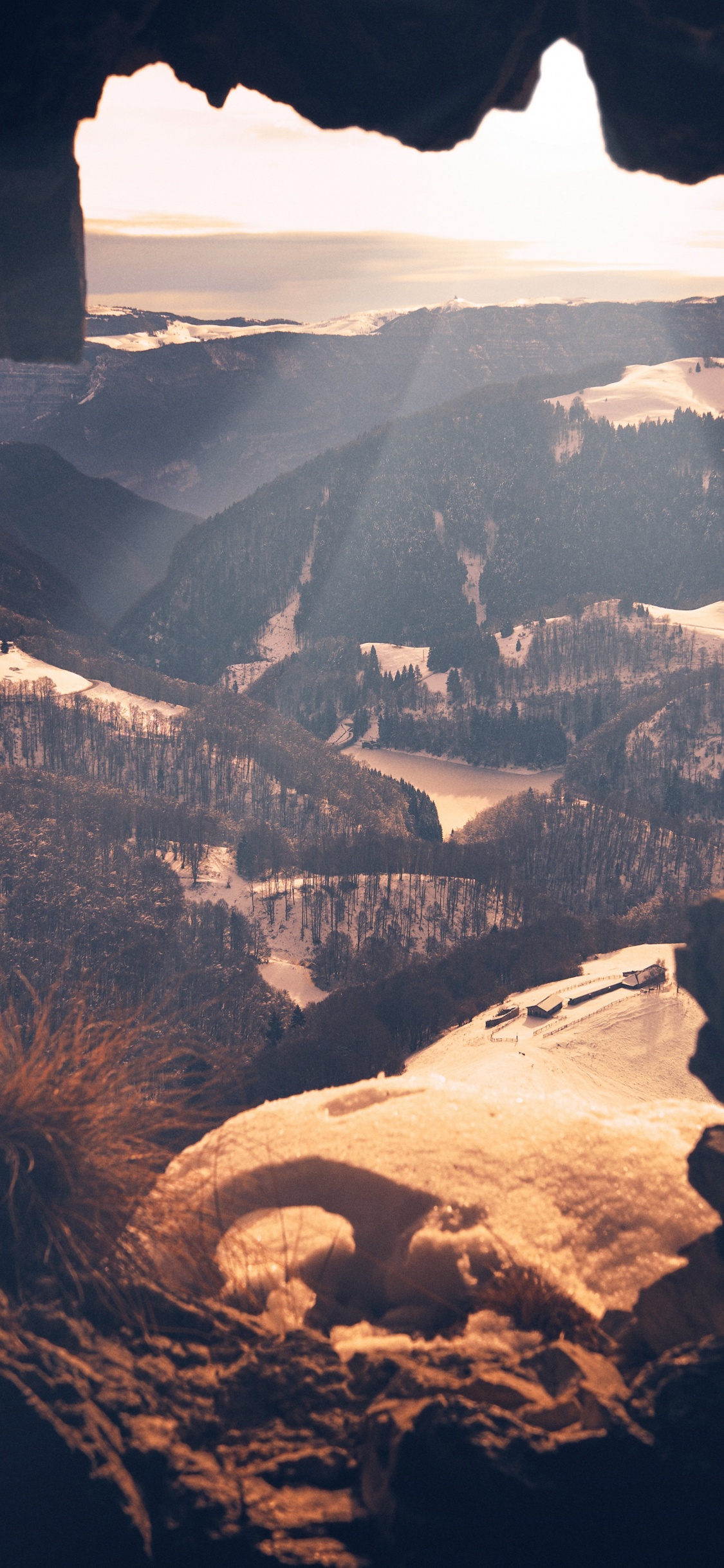 Обои облако, гора, геология, рок, атмосфера в разрешении 1125x2436