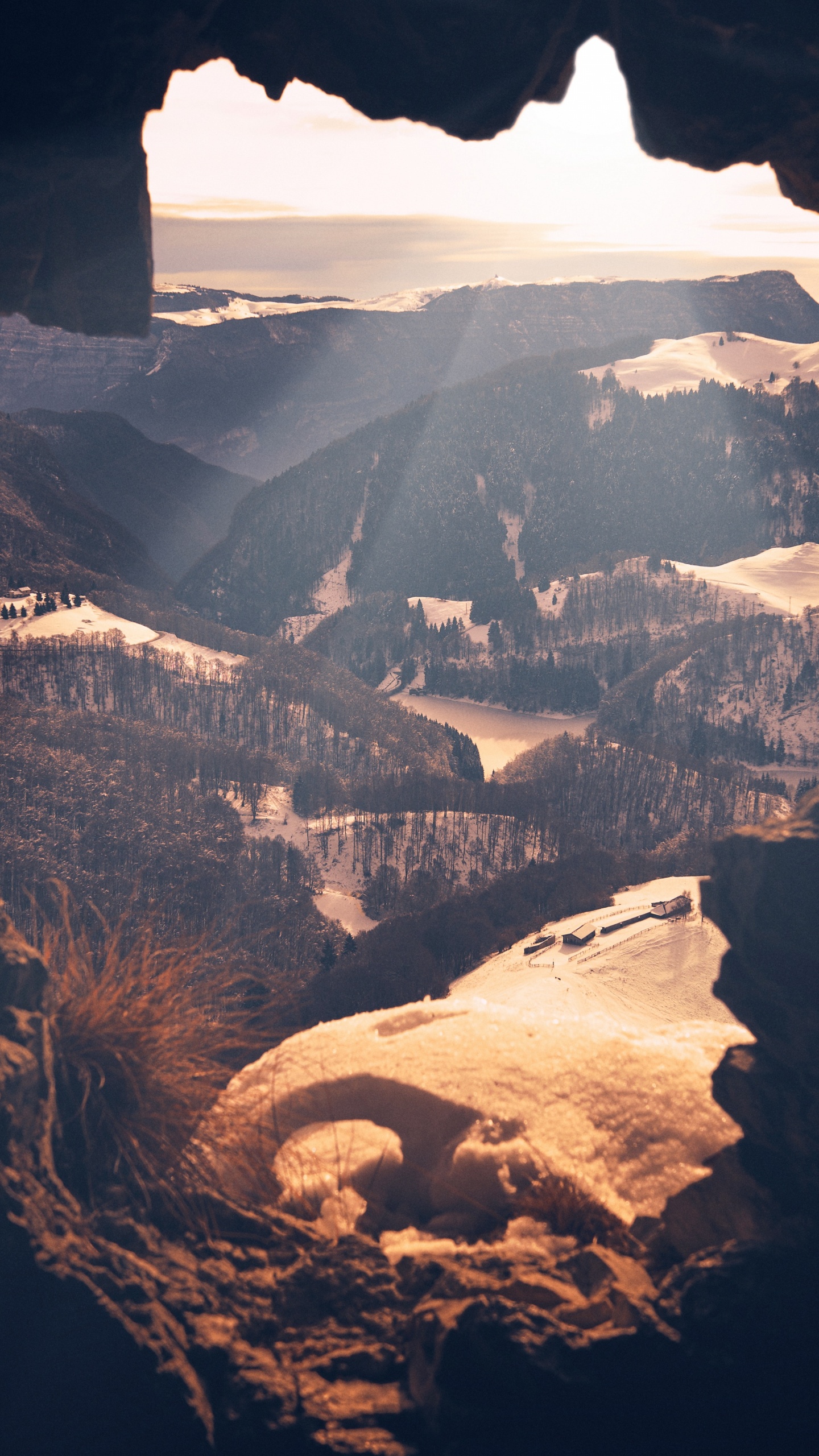 Обои облако, гора, геология, рок, атмосфера в разрешении 1440x2560