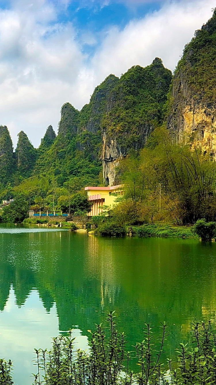 Обои природа, отражение, зеленый, горы, дикая местность в разрешении 750x1334