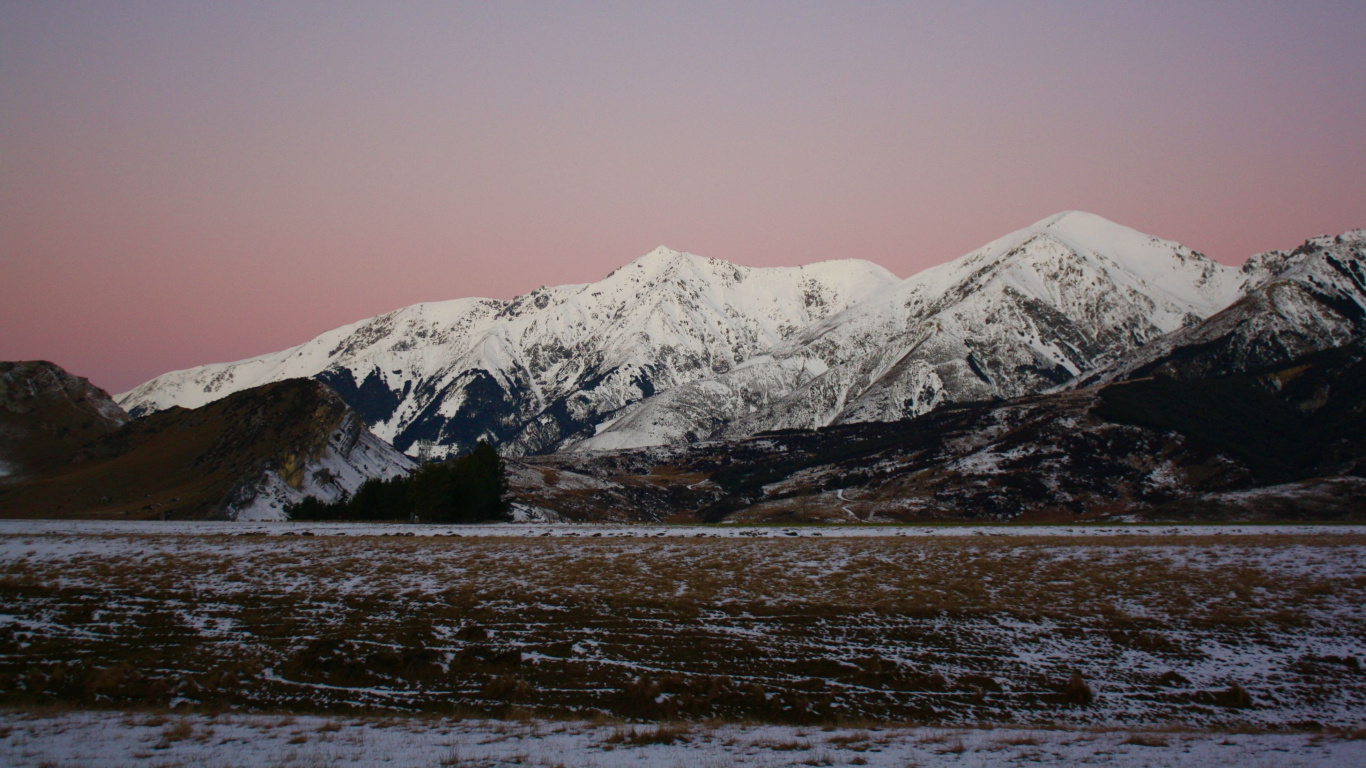 Обои снег, гора, горный хребет, горный рельеф, зима в разрешении 1366x768