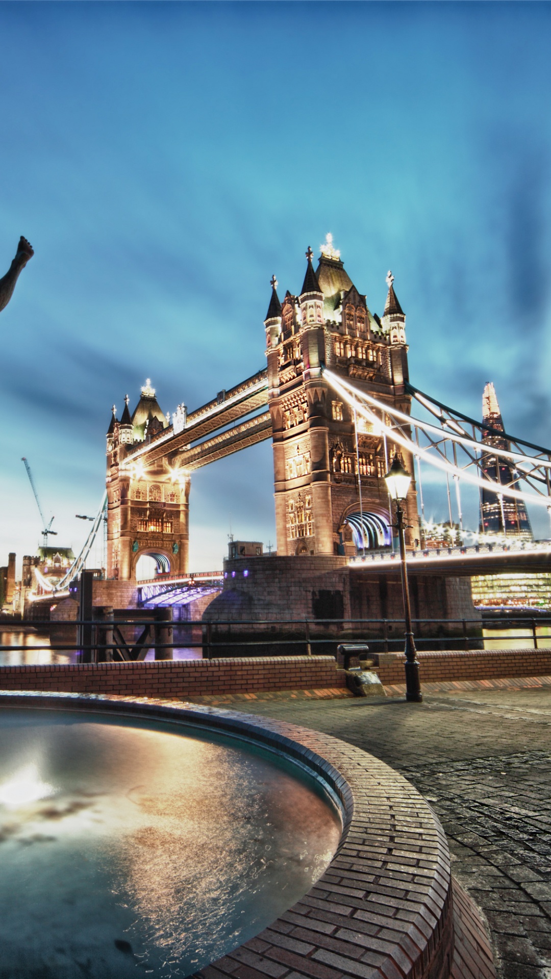 Обои вода, ориентир, город, туризм, памятник в разрешении 1080x1920