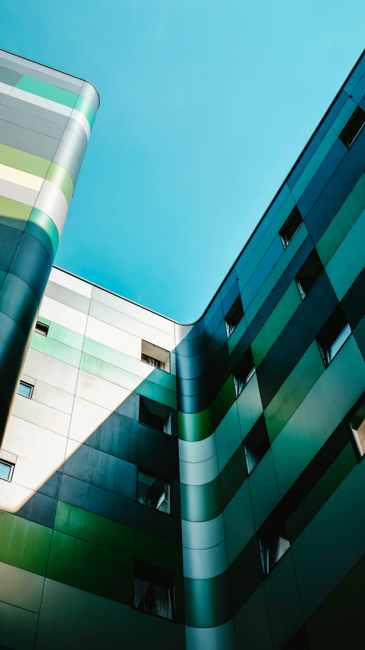 Обои архитектура, дневное время, свет, зеленый, лазурный в разрешении 750x1334