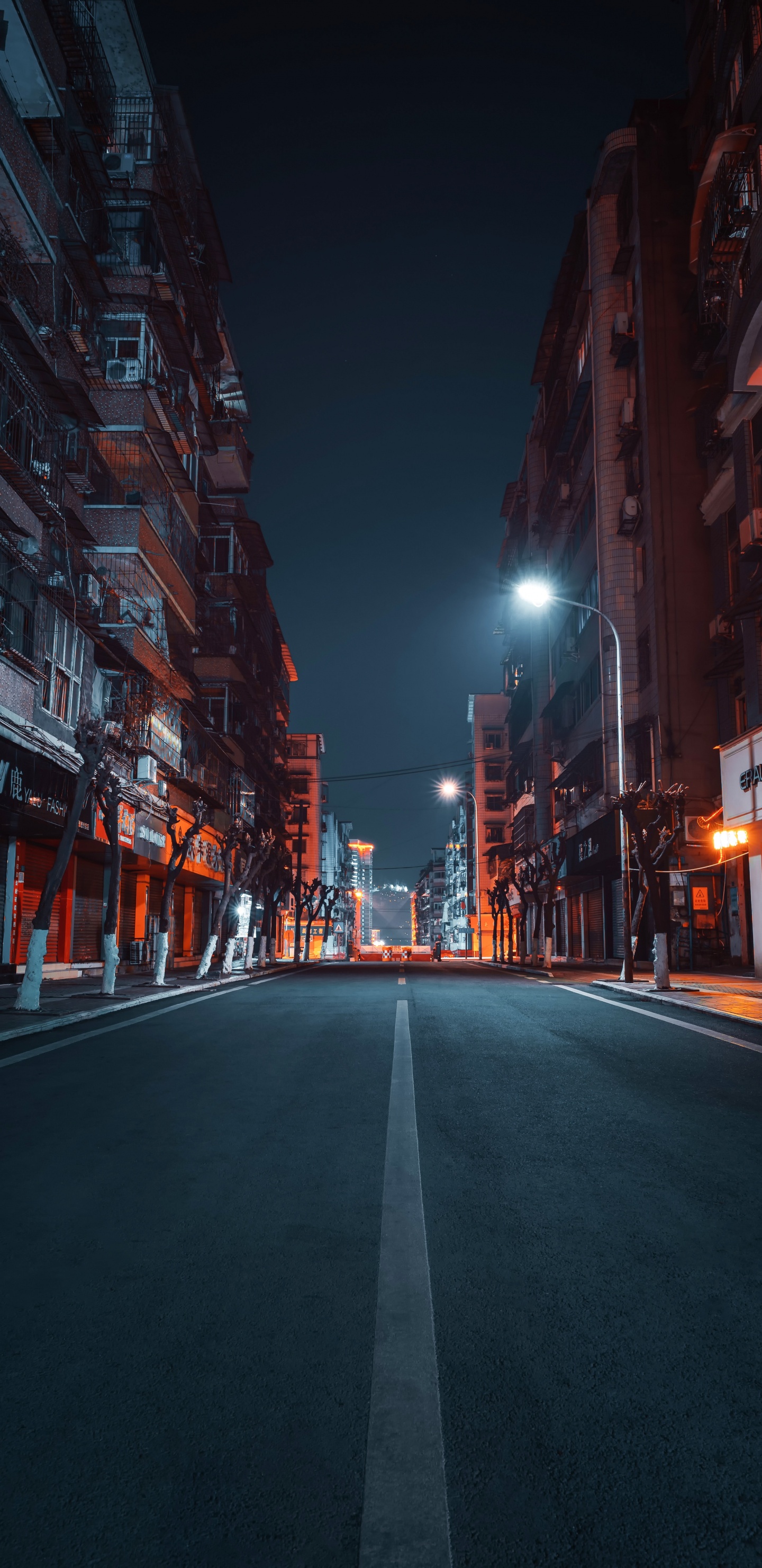 Обои дорога, ночь, улица, арт, здание в разрешении 1440x2960