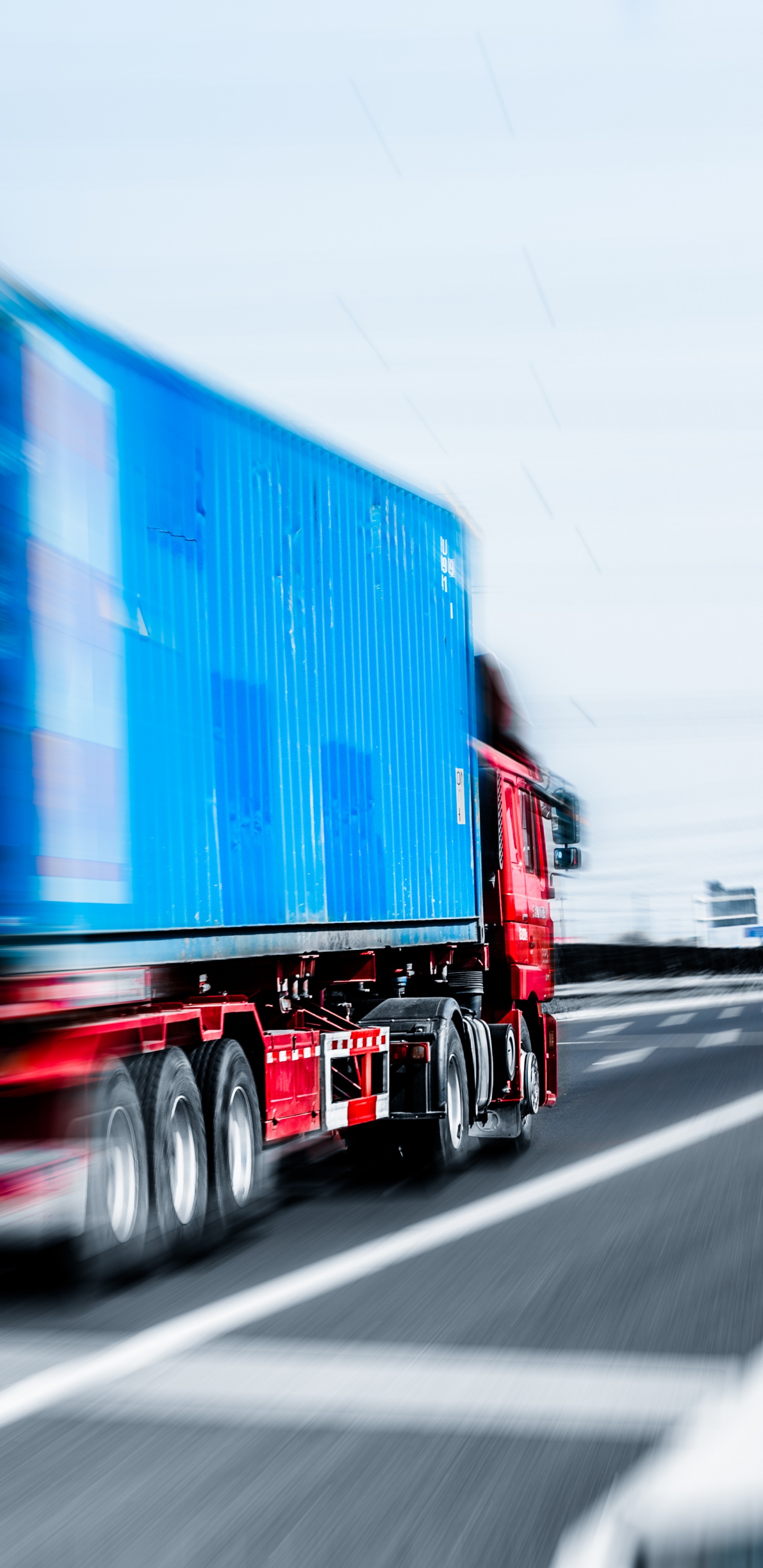 Обои авто, грузовик, транспорт, грузовые перевозки, магистраль в разрешении 1440x2960