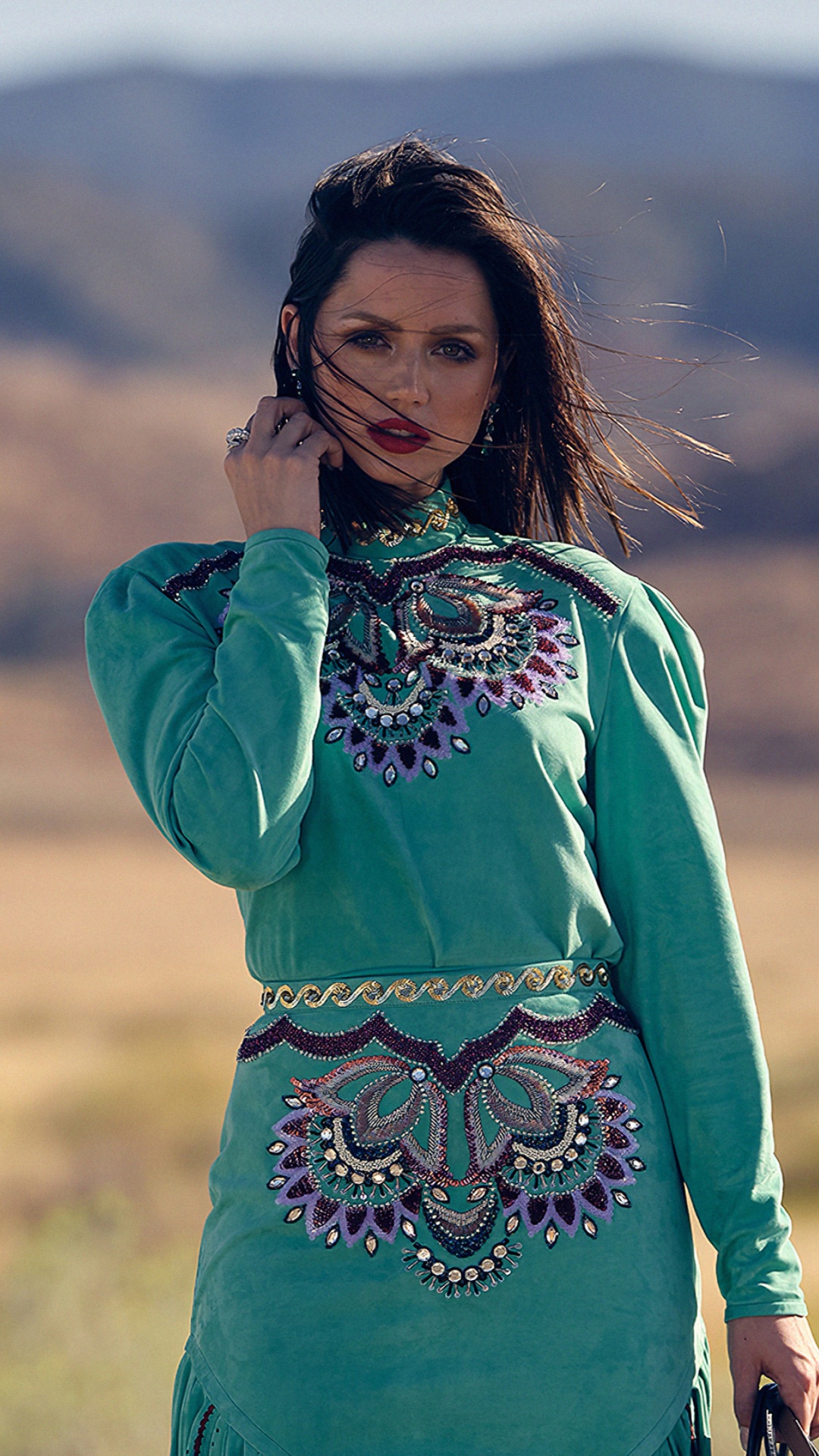 Обои Ана де Армас, Бегущий По Лезвию, актер, окружающая среда, уличная мода в разрешении 1080x1920