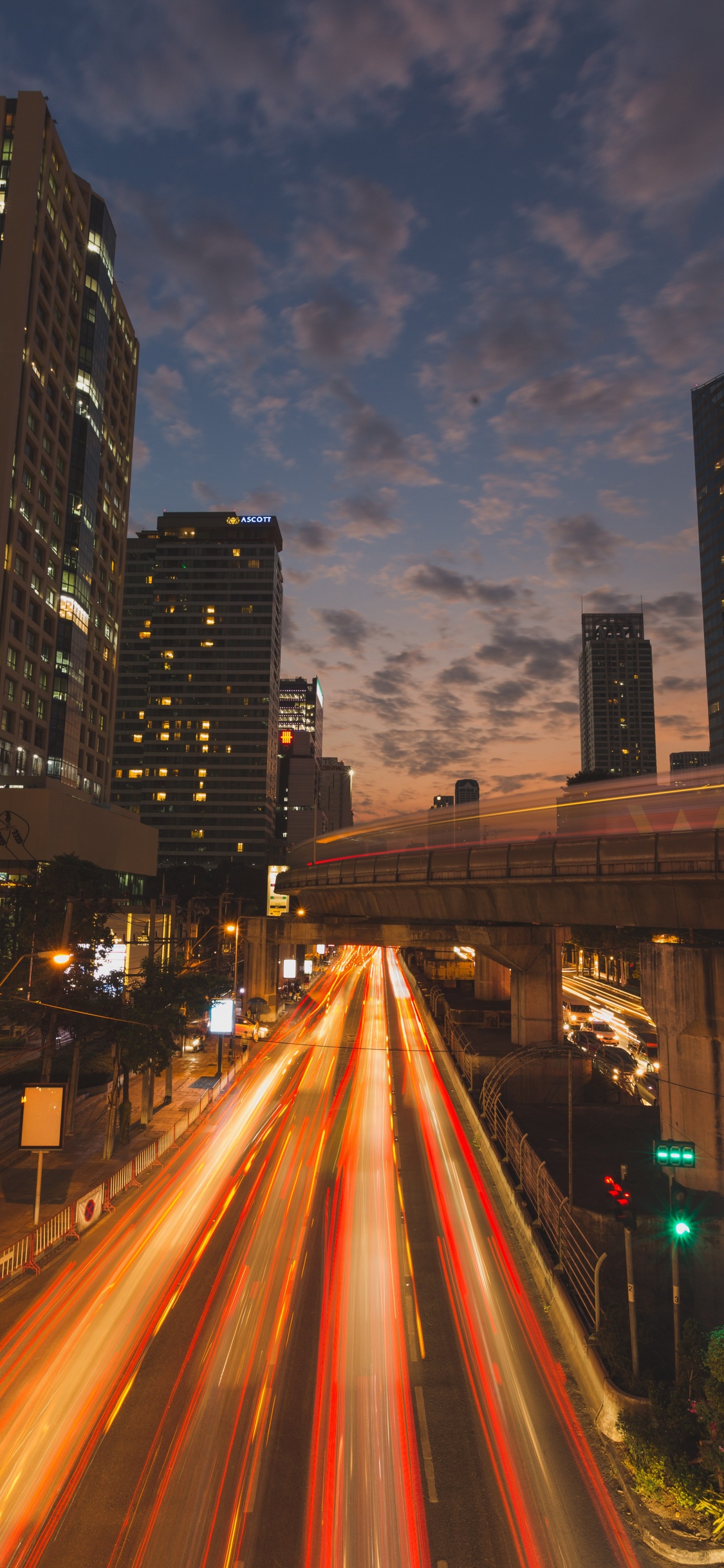 Обои Бангкок, городской район, город, городской пейзаж, ночь в разрешении 1125x2436