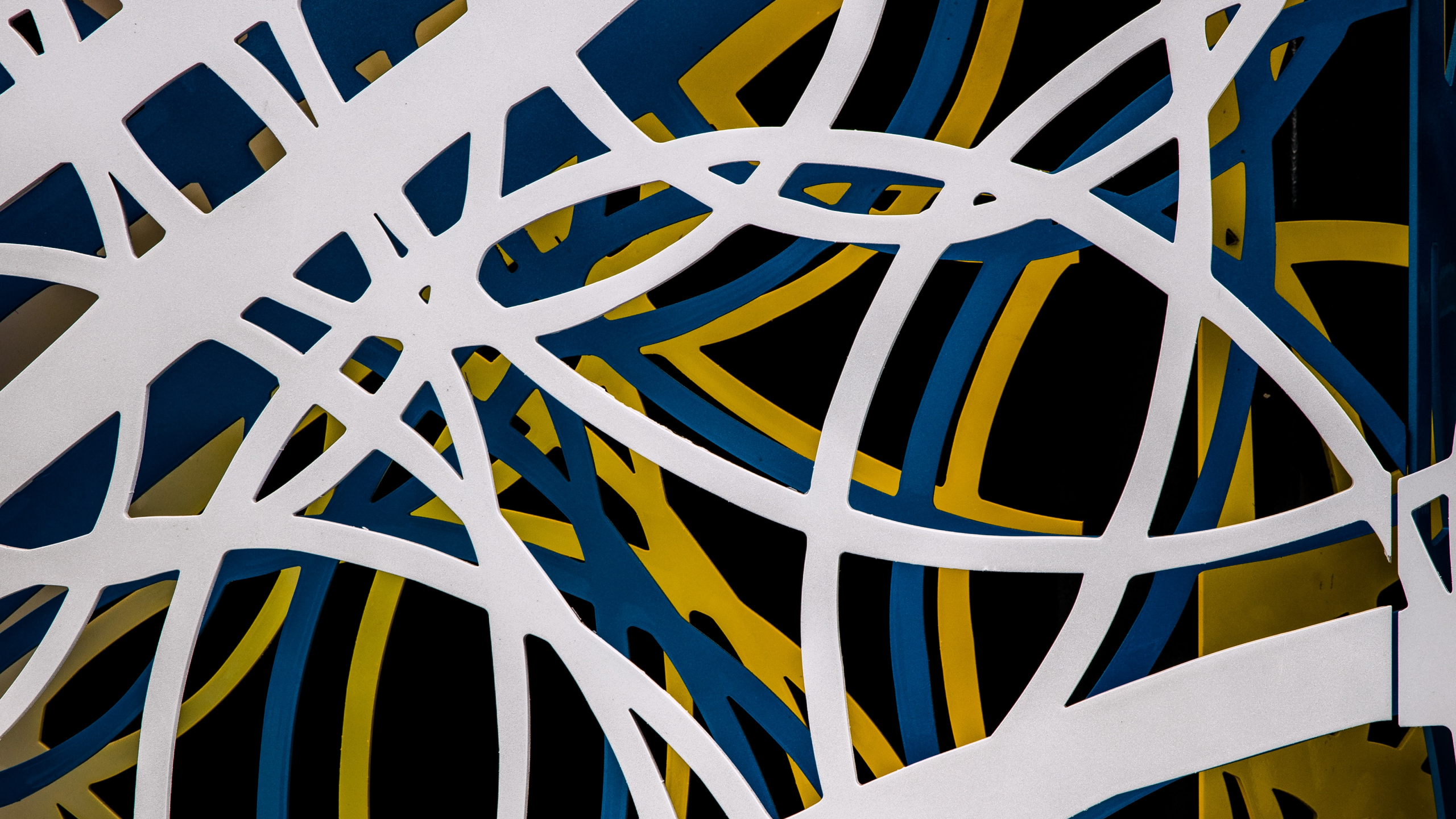 Обои металл, круг, узор, симметрия, линия в разрешении 2560x1440