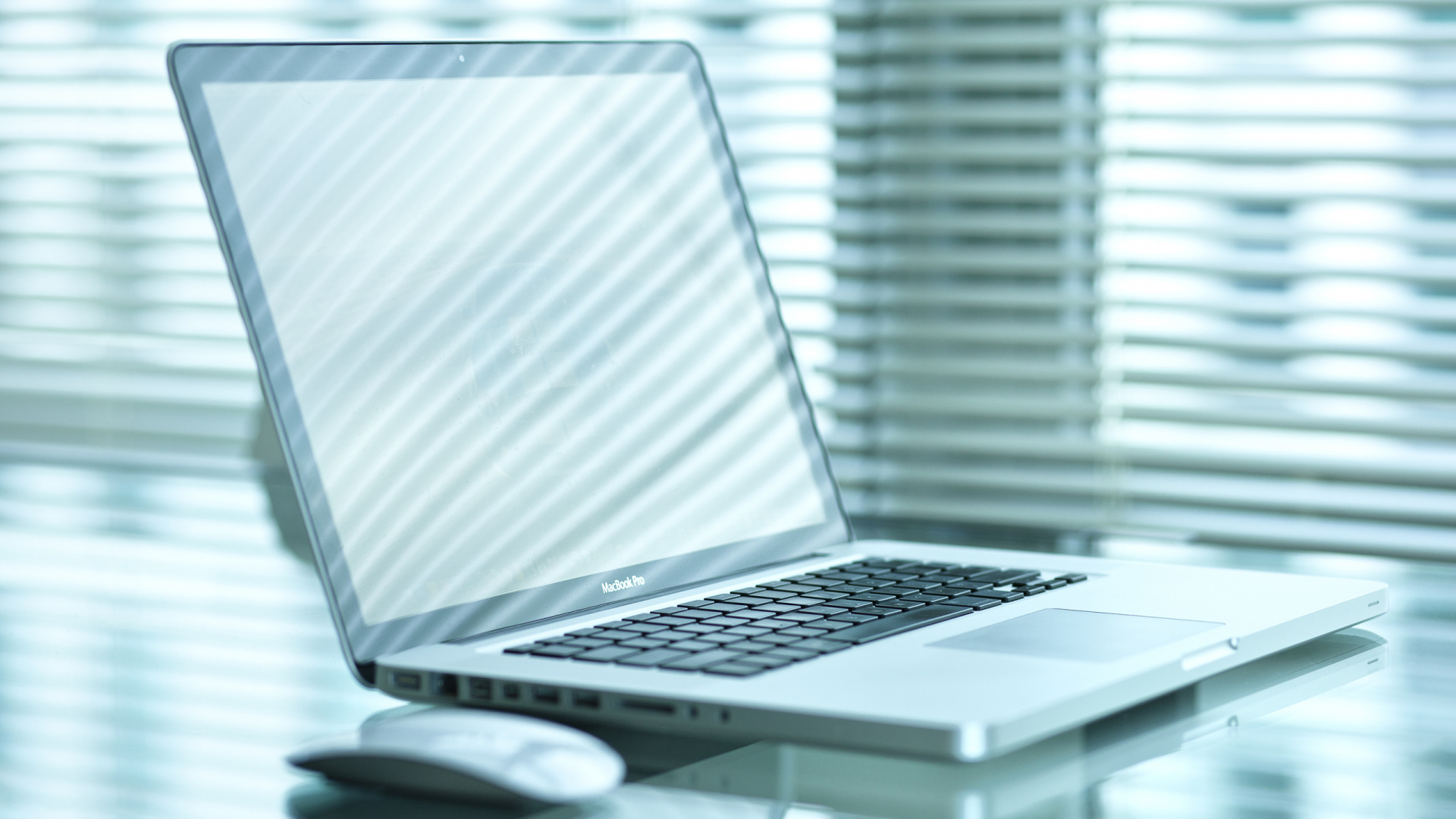 Обои macbook, технологии, технология, мультимедийные средства в разрешении 1920x1080